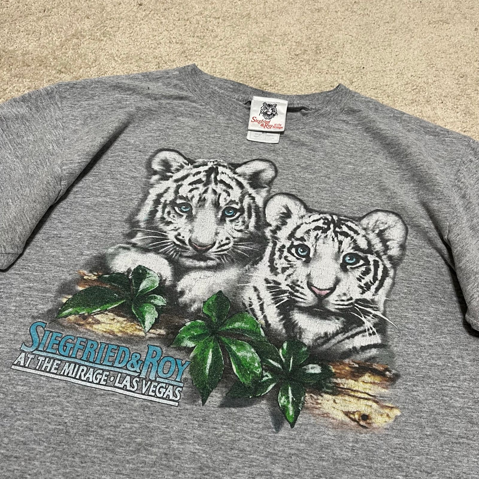 Fruit Of The Loom Siegfried & Roy White Tiger Graphic Grey Tee Las Vegas Med Size US M / EU 48-50 / 2 - 4 Thumbnail