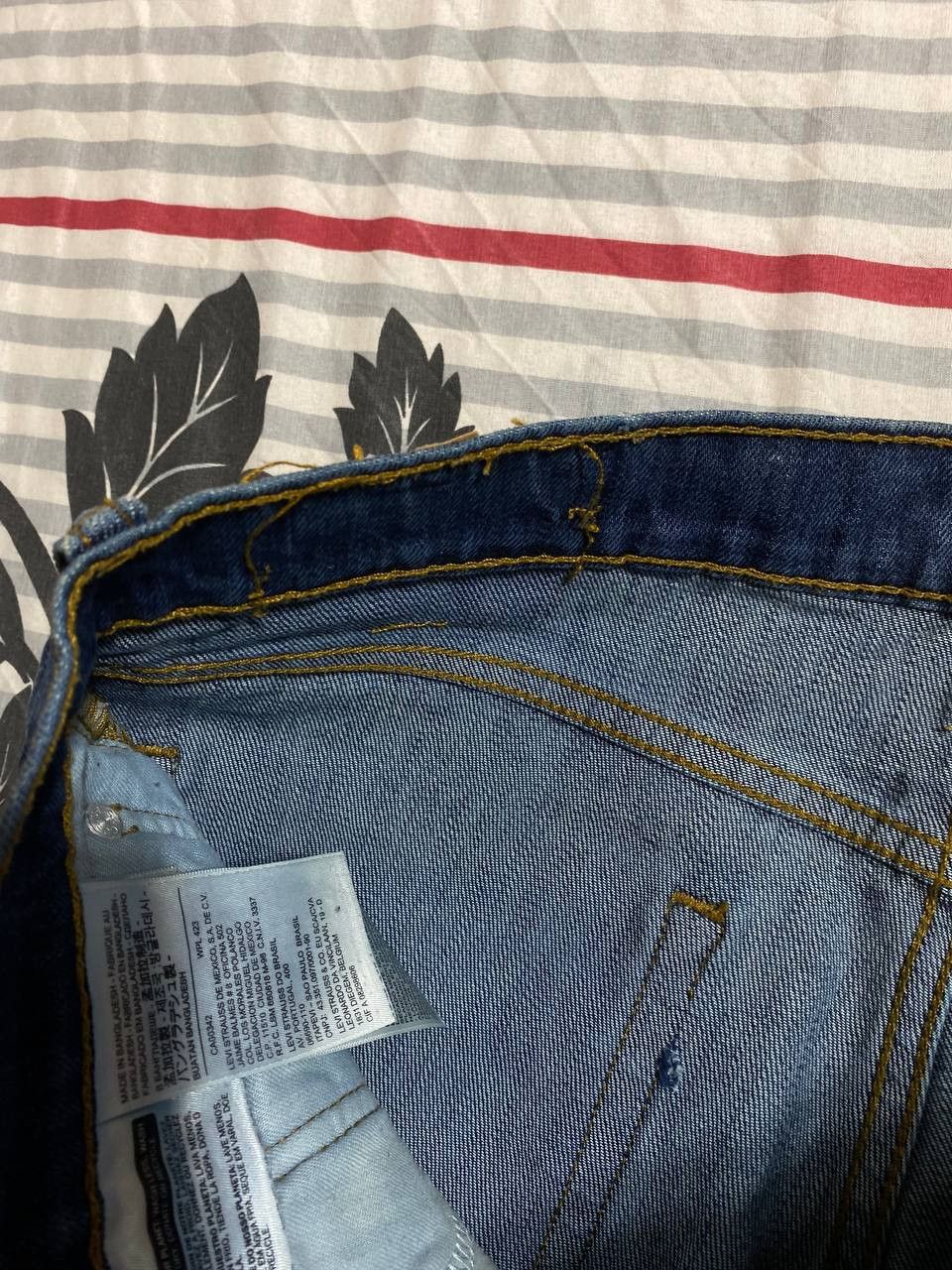 Levi's × Vintage vINTAGE Levi’s Retro Y2K Men`s Blue Denim Jeans Size US 32 / EU 48 - 22 Thumbnail
