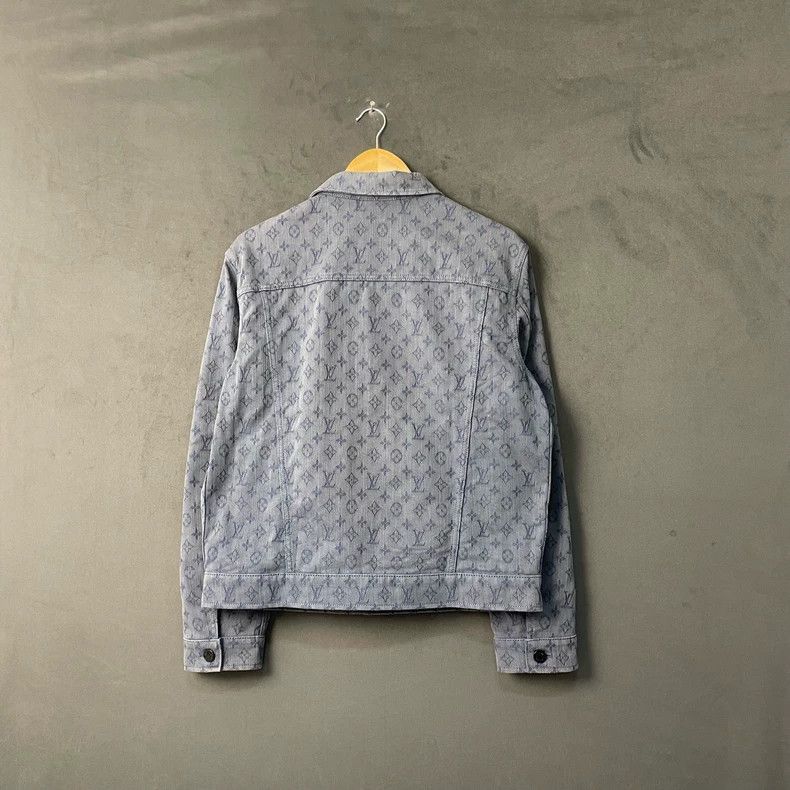 Louis Vuitton Louis Vuitton Blue full logo denim jacket Size US M / EU 48-50 / 2 - 2 Thumbnail