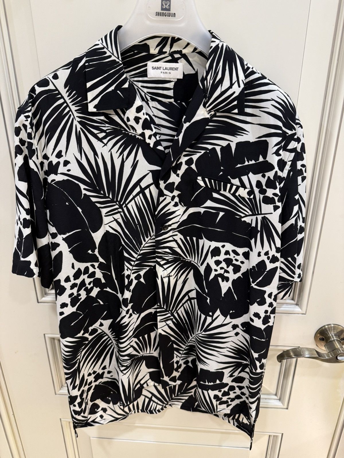 Saint Laurent Paris Tropical Shark-Collar Short Sleeve Silk Shirt collar size39 Size US M / EU 48-50 / 2 - 12 Thumbnail