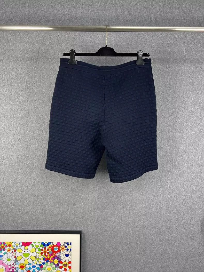 Louis Vuitton Louis Vuitton size xl Checkerboard Embossed Shorts Size US 28 / EU 44 - 2 Thumbnail
