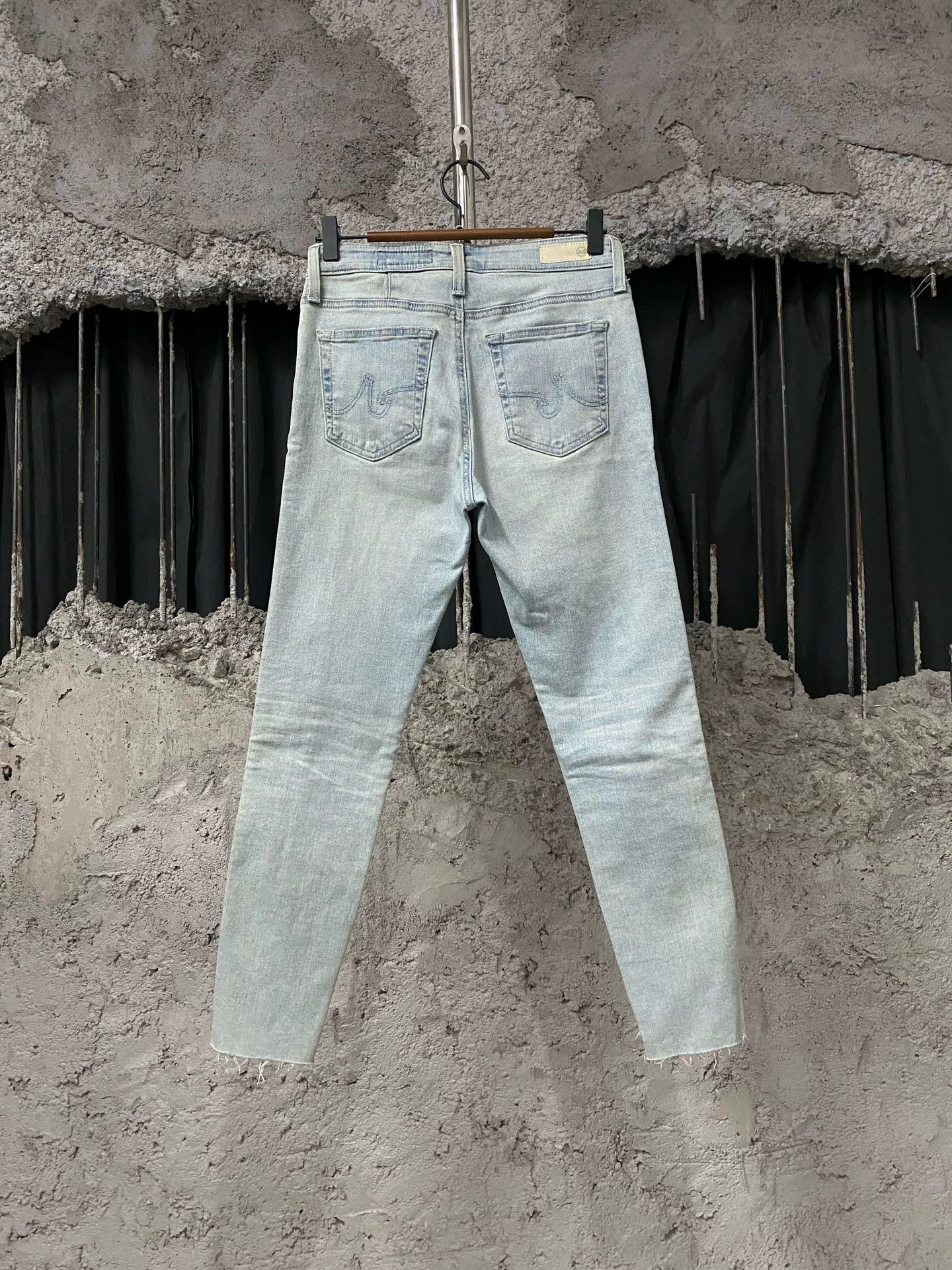 AG Jeans AG Jeans 27W 99 New Denim Size 27" / US 4 / IT 40 - 2 Thumbnail