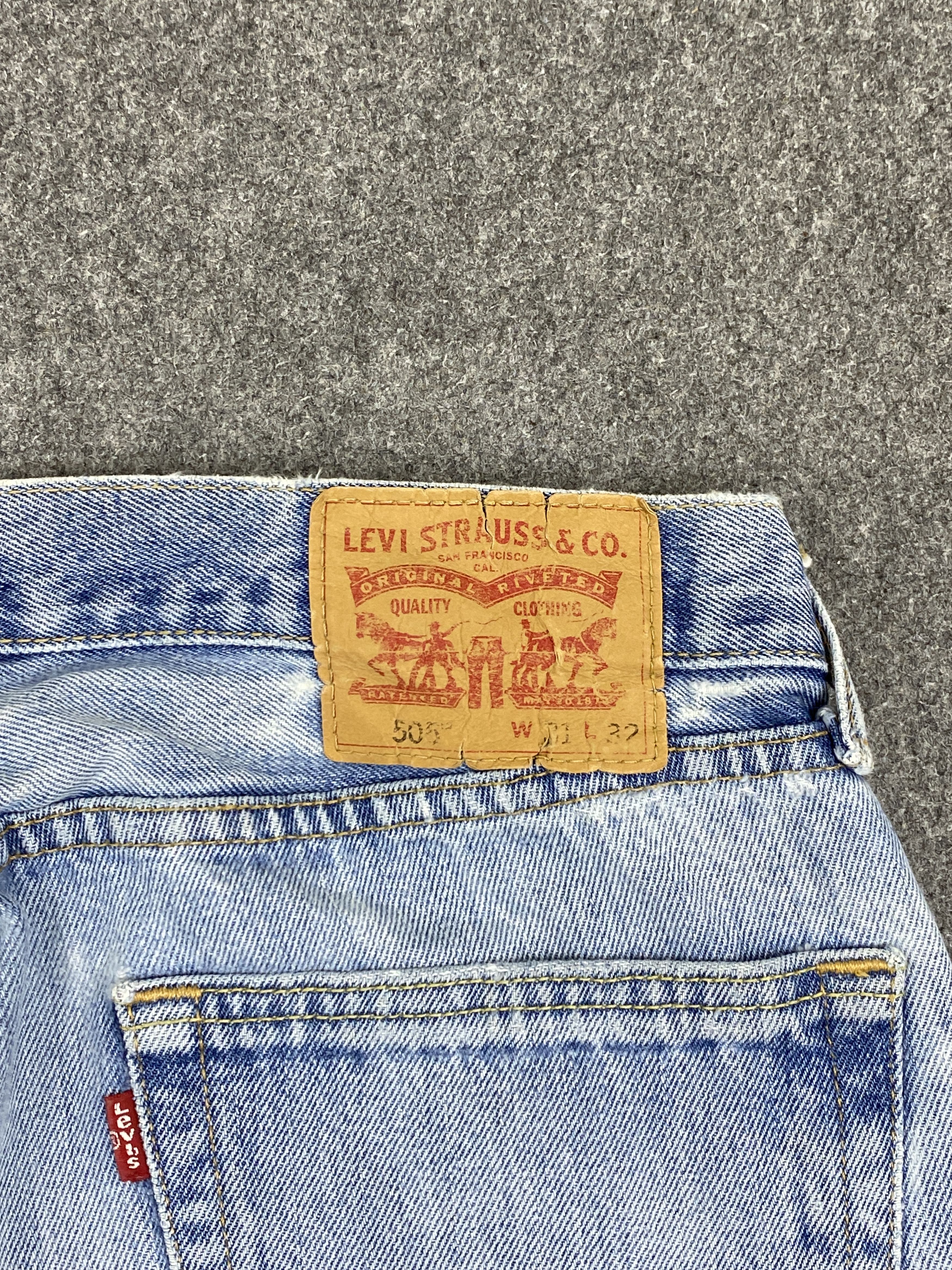 Levi's Vintage Levi's 501 Light Blue Jeans DP2769 Size US 32 / EU 48 - 5 Thumbnail