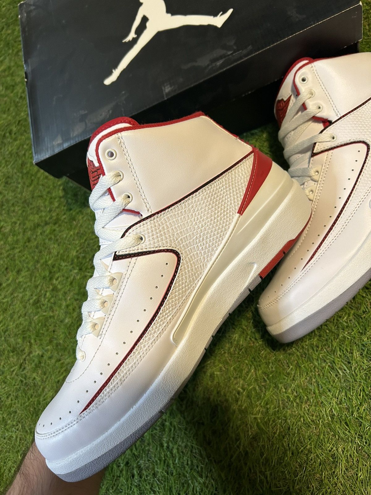 Jordan Brand Jordan 2 White Red Size US 10.5 / EU 43-44 - 4 Thumbnail