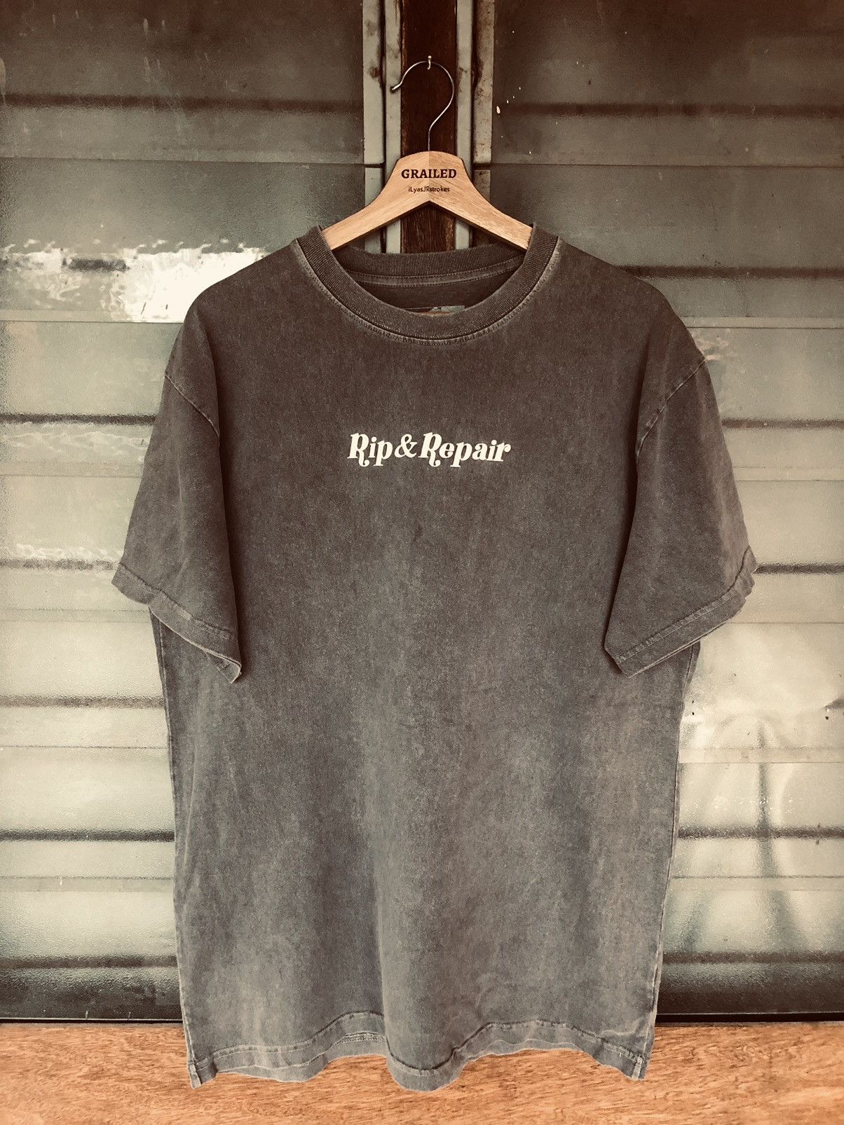 Vintage Vintage Rip & Repair Made In USA Shirt Tee Size US XL / EU 56 / 4 - 4 Thumbnail