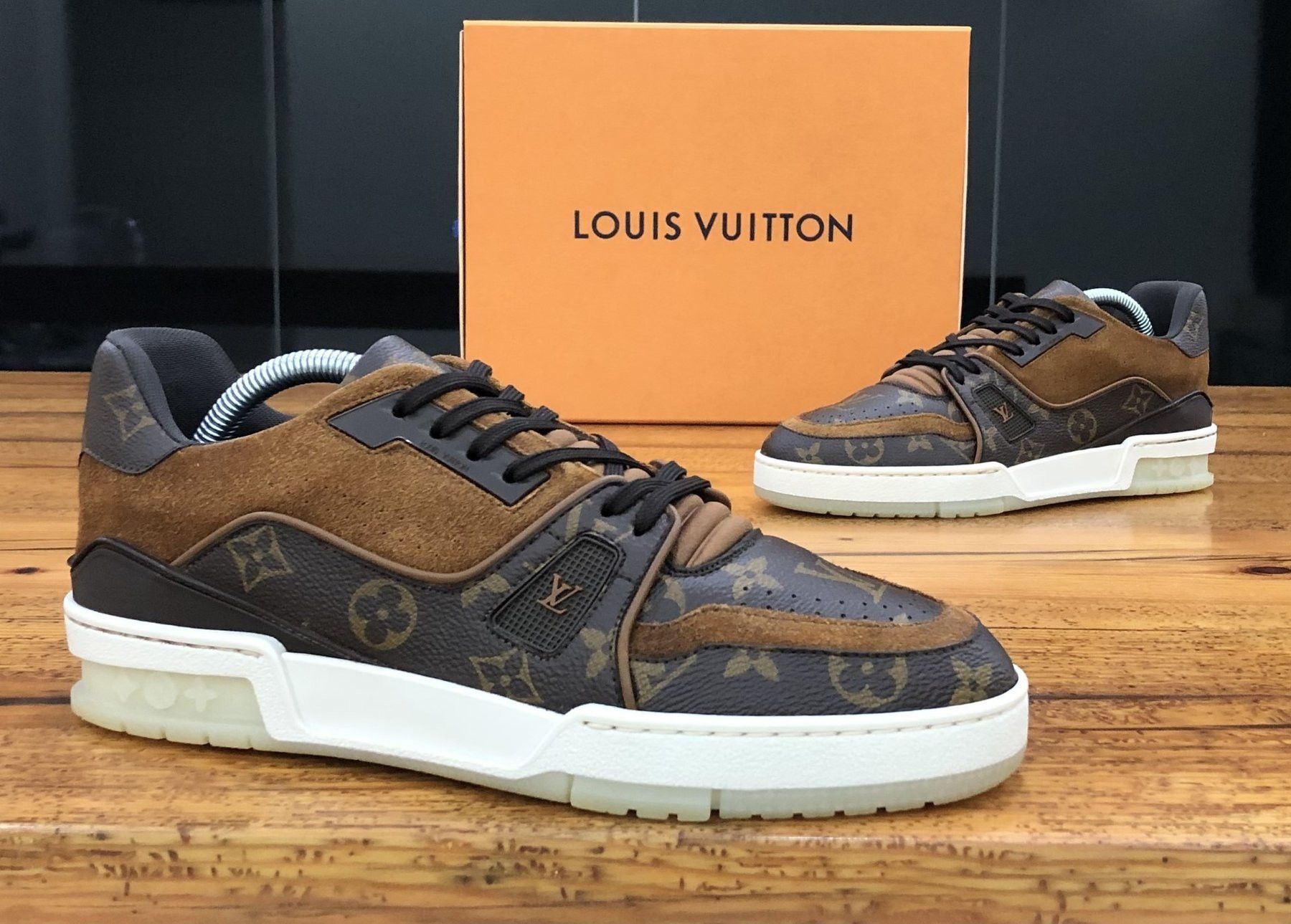 Louis Vuitton Louis Vuitton LV Trainer Brown Suede Monogram Size US 8 / EU 41 - 5 Thumbnail