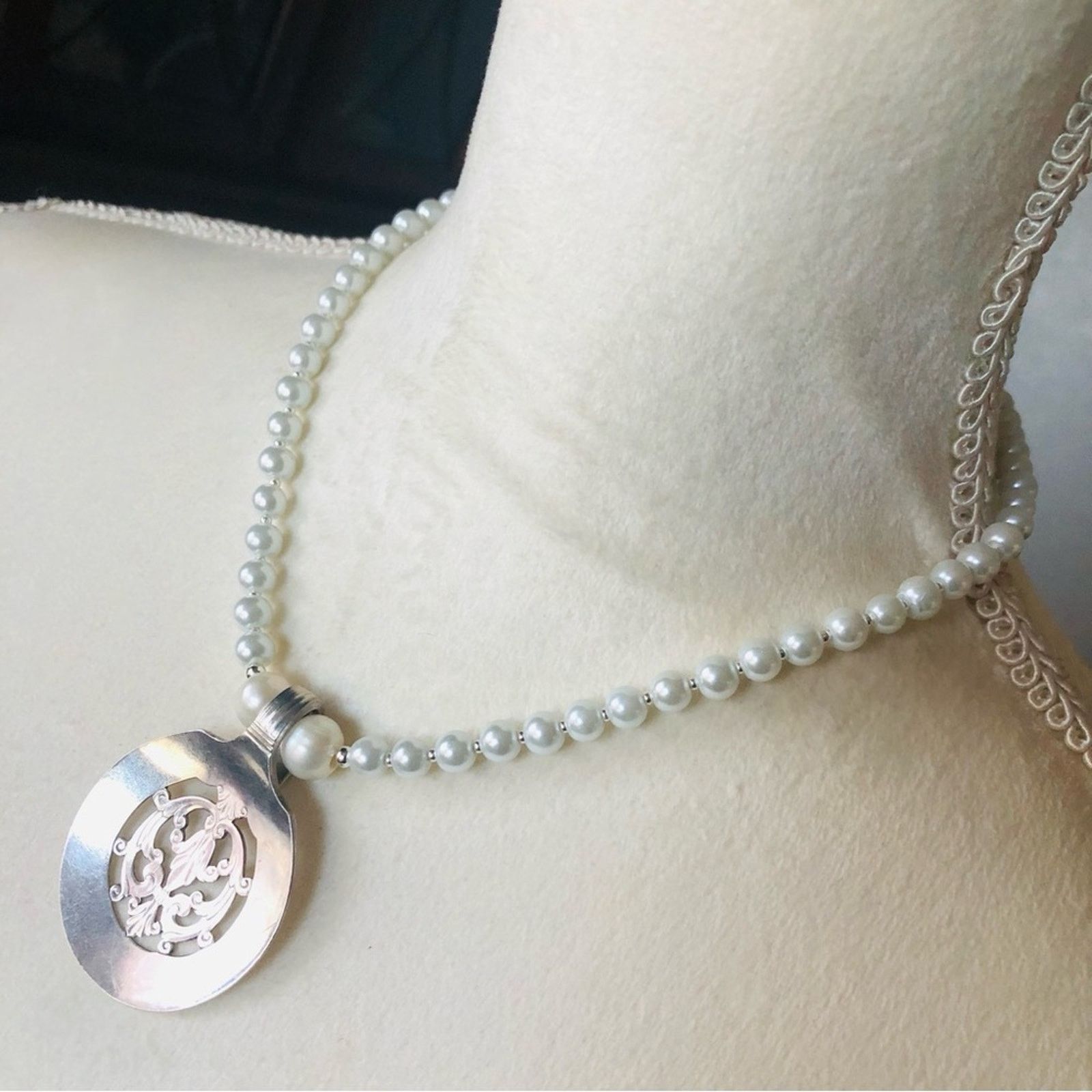 Handmade Handcrafted repurpose vintage Oneida bon bon Pearl necklace Size ONE SIZE - 5 Thumbnail