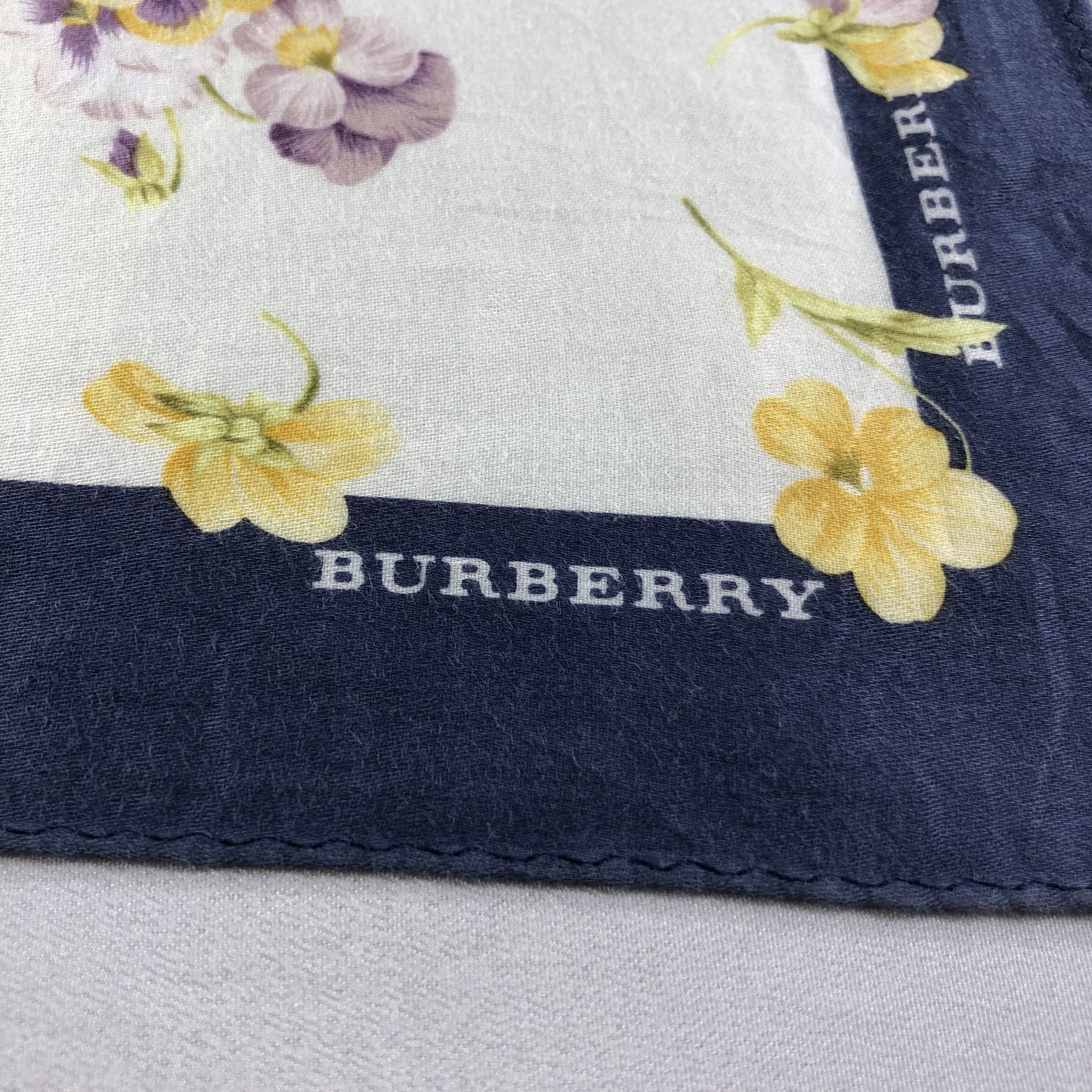 Burberry Burberry Floral Handkerchief Neckerchief Bandana H1567 Size ONE SIZE - 4 Thumbnail
