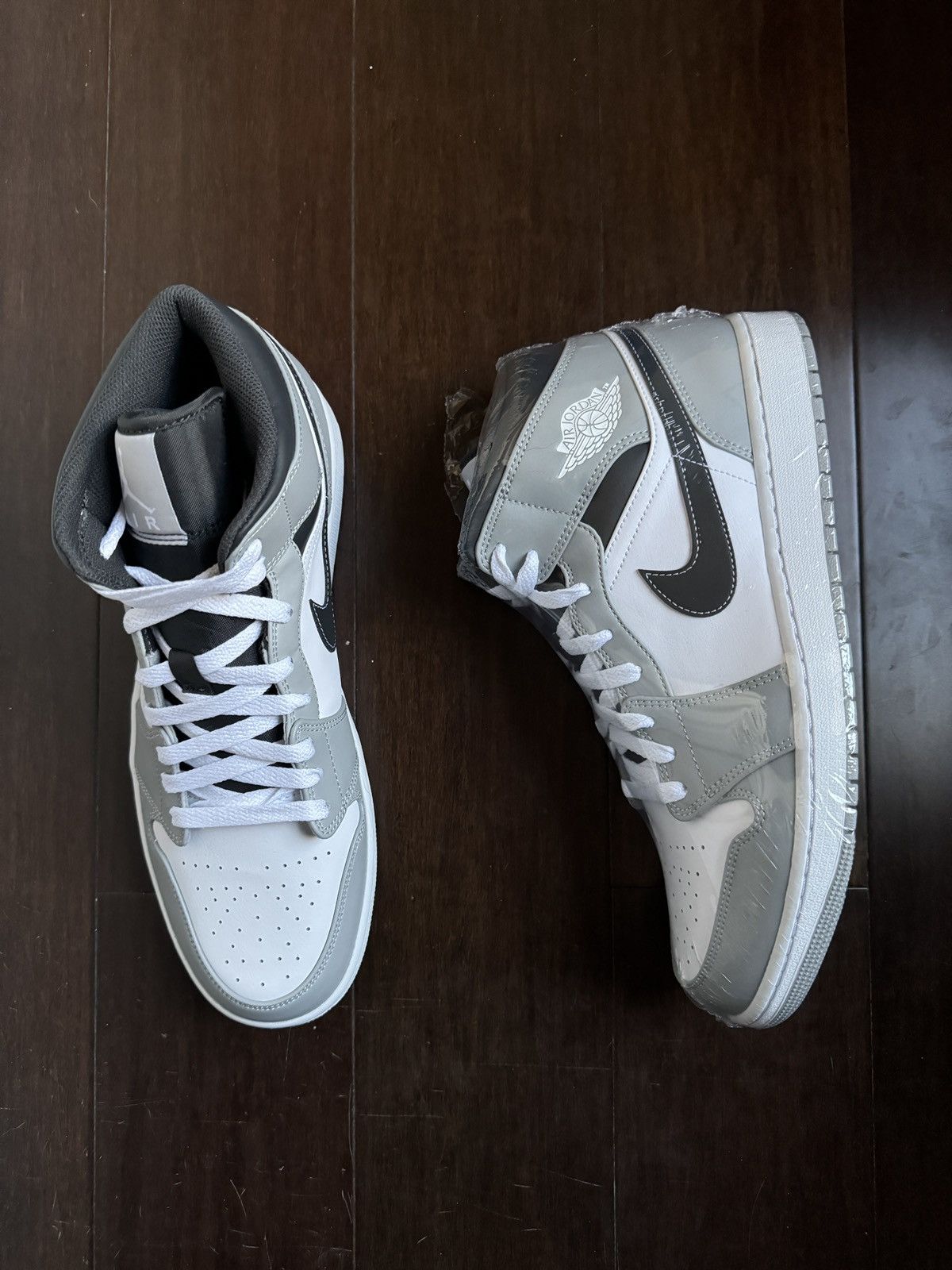 Jordan Brand × Nike Jordan 1 mid Light Smoke Grey Anthracite Size US 13 / EU 46 - 2 Thumbnail