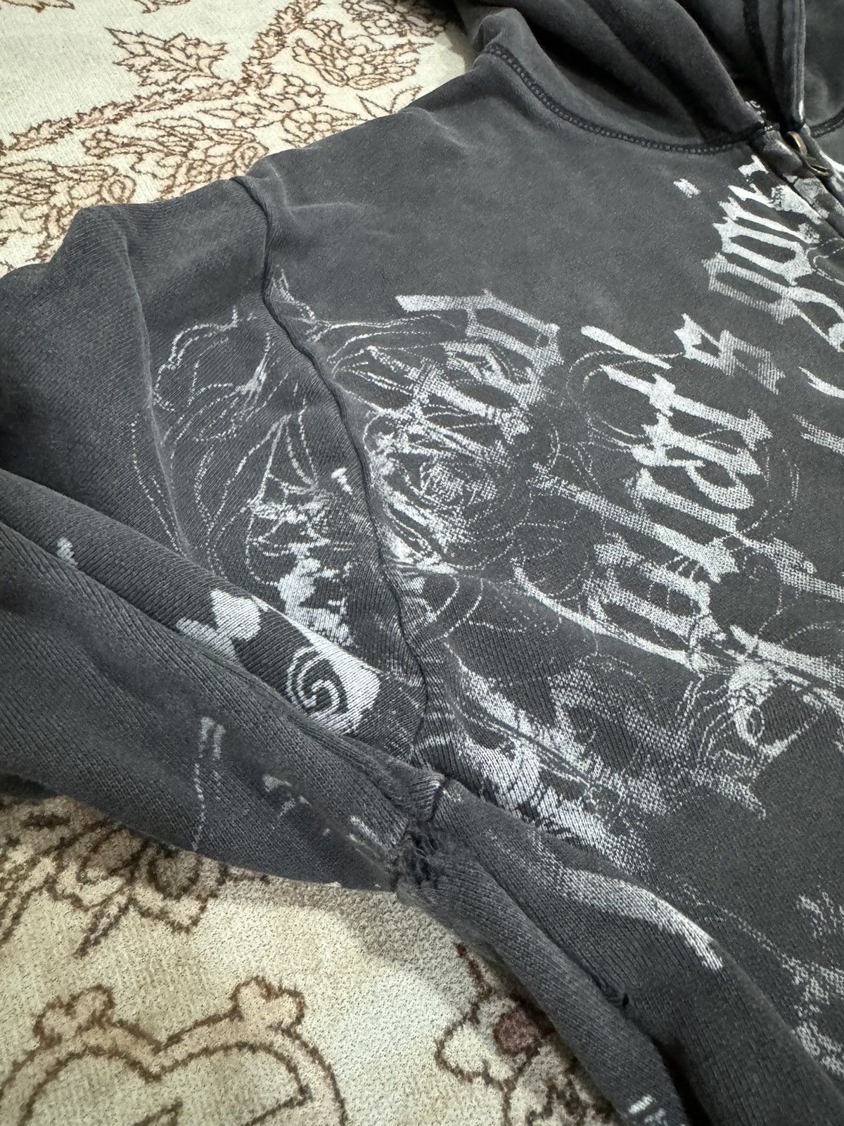 In The Attic × Japanese Brand × Vintage Vintage In The Attic Distress Zipper Hoodie Punk Design Size US M / EU 48-50 / 2 - 8 Thumbnail