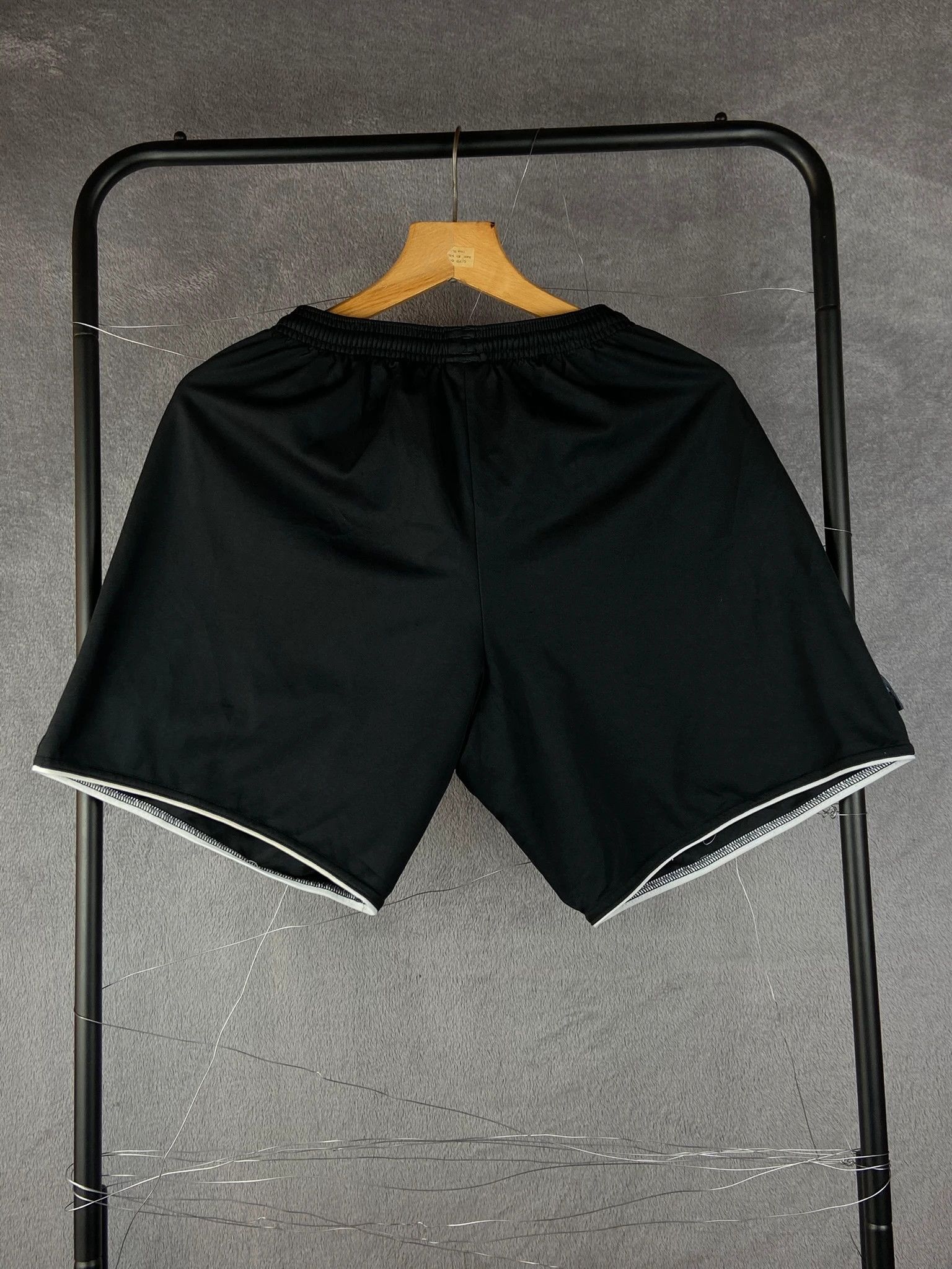 Adidas Adidas shorts black vintage retro streetwea Size US 34 / EU 50 - 4 Thumbnail