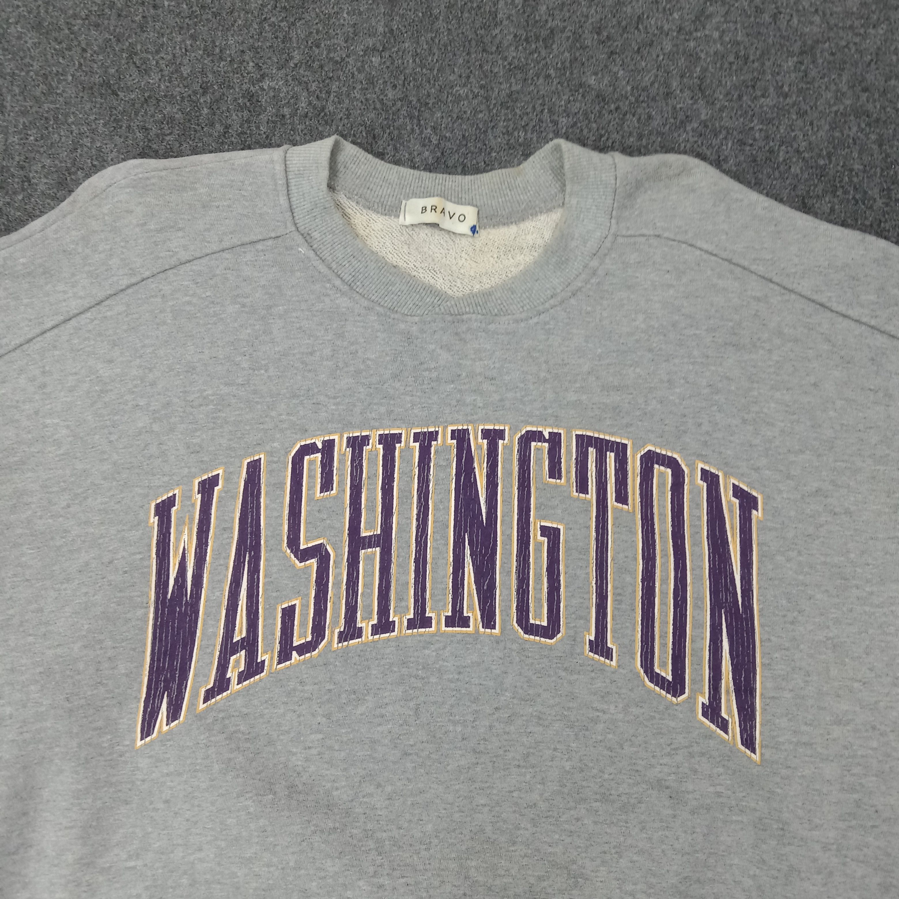 NFL Washington Huskies American Football Team Sweatshirt C262N4 Size US XL / EU 56 / 4 - 5 Thumbnail