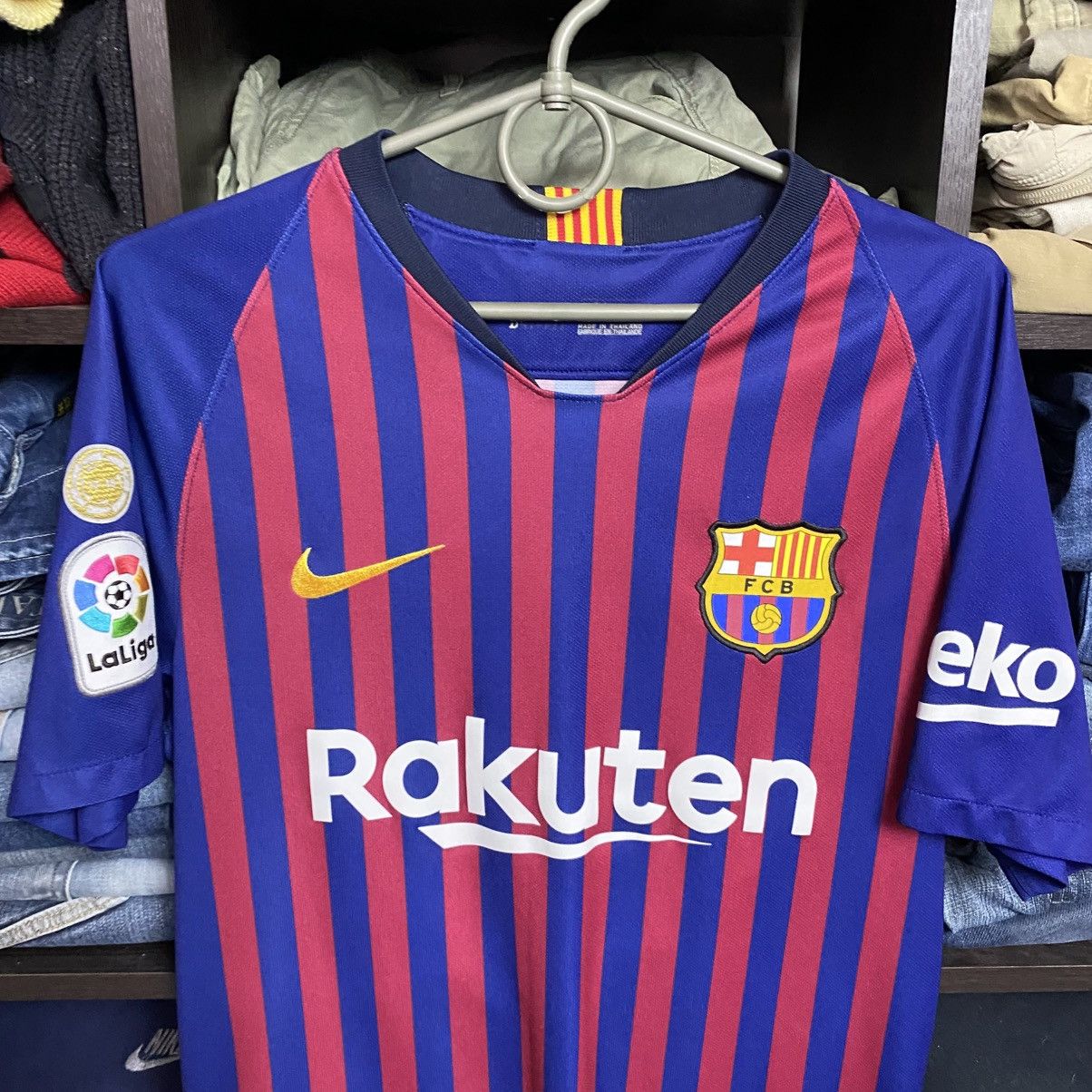 Nike Mens Nike FC Barcelona Origi 69 Player 2018 soccer jersey Size US S / EU 44-46 / 1 - 3 Thumbnail