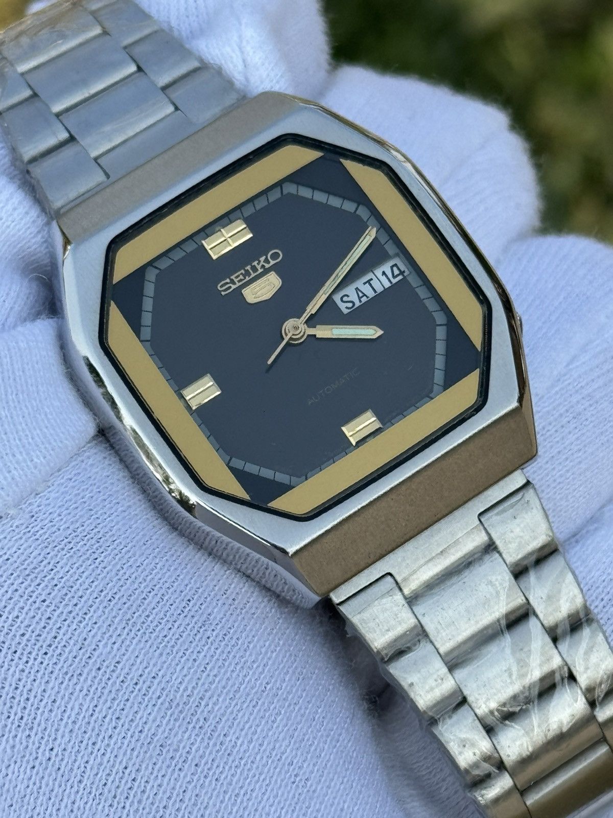 Seiko Vintage Seiko 5 Automatic black dial |Cushion Case |Japan Size 36 - 2 Thumbnail