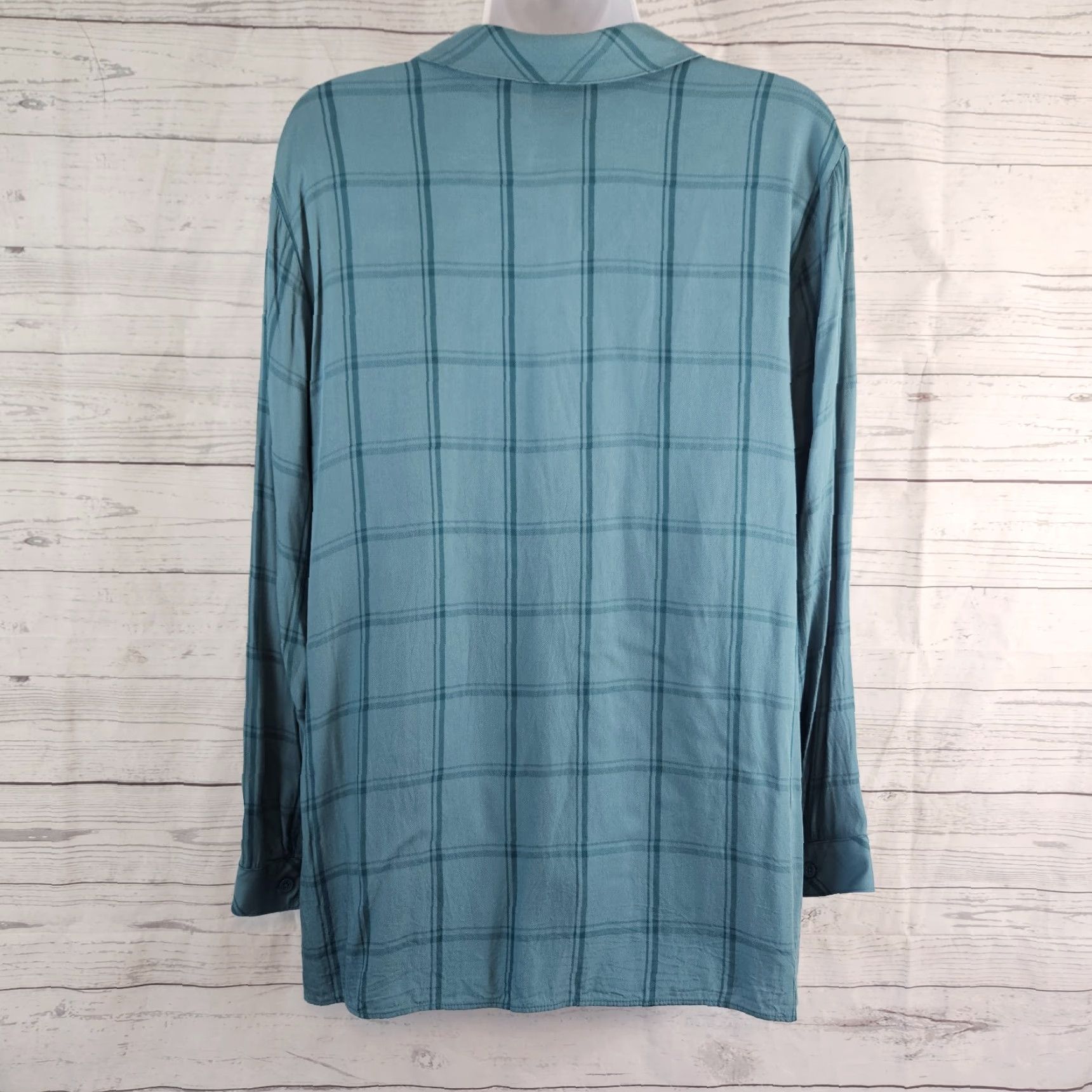 Vintage Chico's Womens Button Up Top L Green Teal Long Sleeve Rayon Shirt Womens Size L / US 10 / IT 46 - 3 Thumbnail