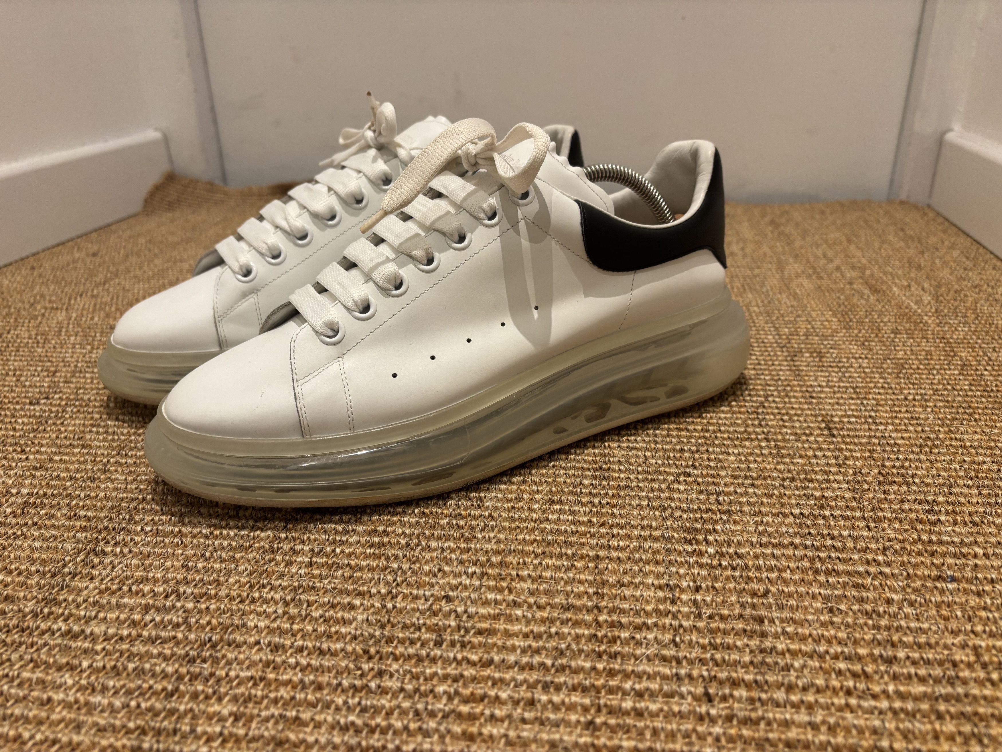 Alexander McQueen Basket de luxe Alexander McQueen oversize blanc et bleu Size US 10.5 / EU 43-44 - 2 Thumbnail