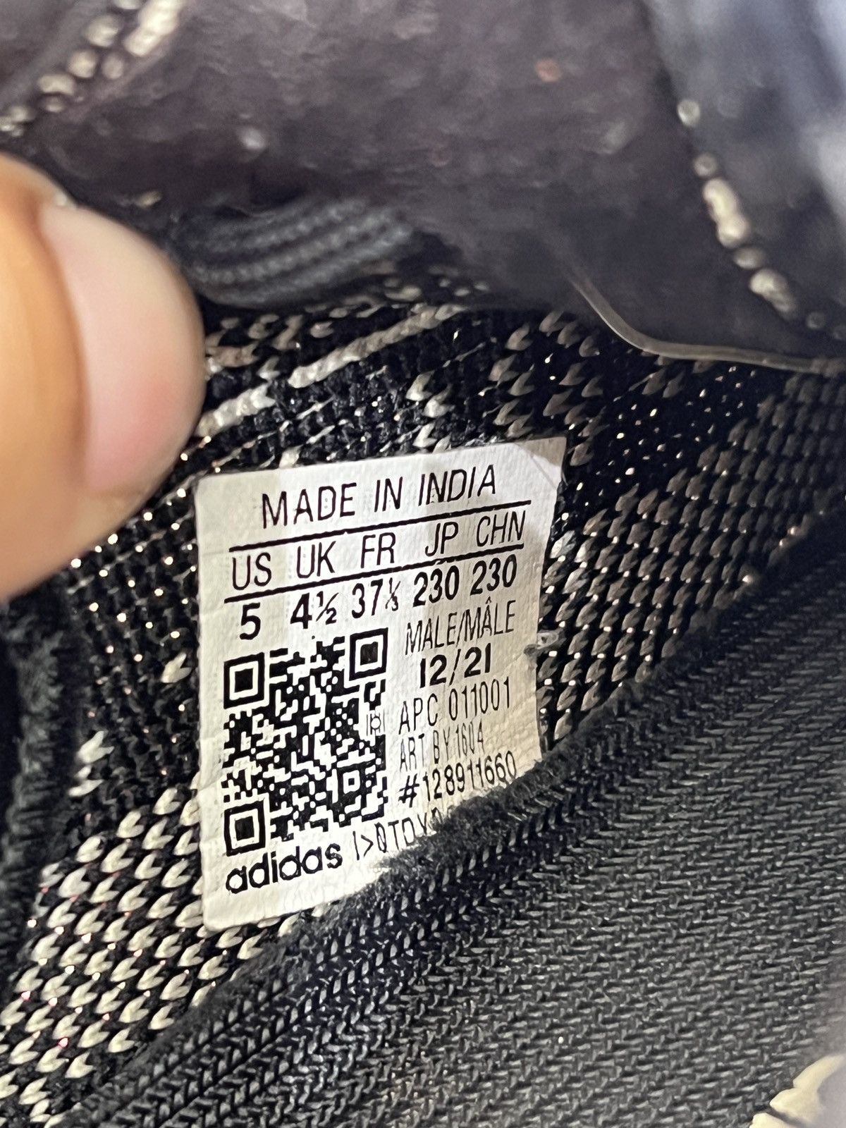 Adidas Adidas Yeezy 350 V2 Core Black White Oreo Sz. 5Y (2016) Size US 5 / EU 37 - 9 Thumbnail