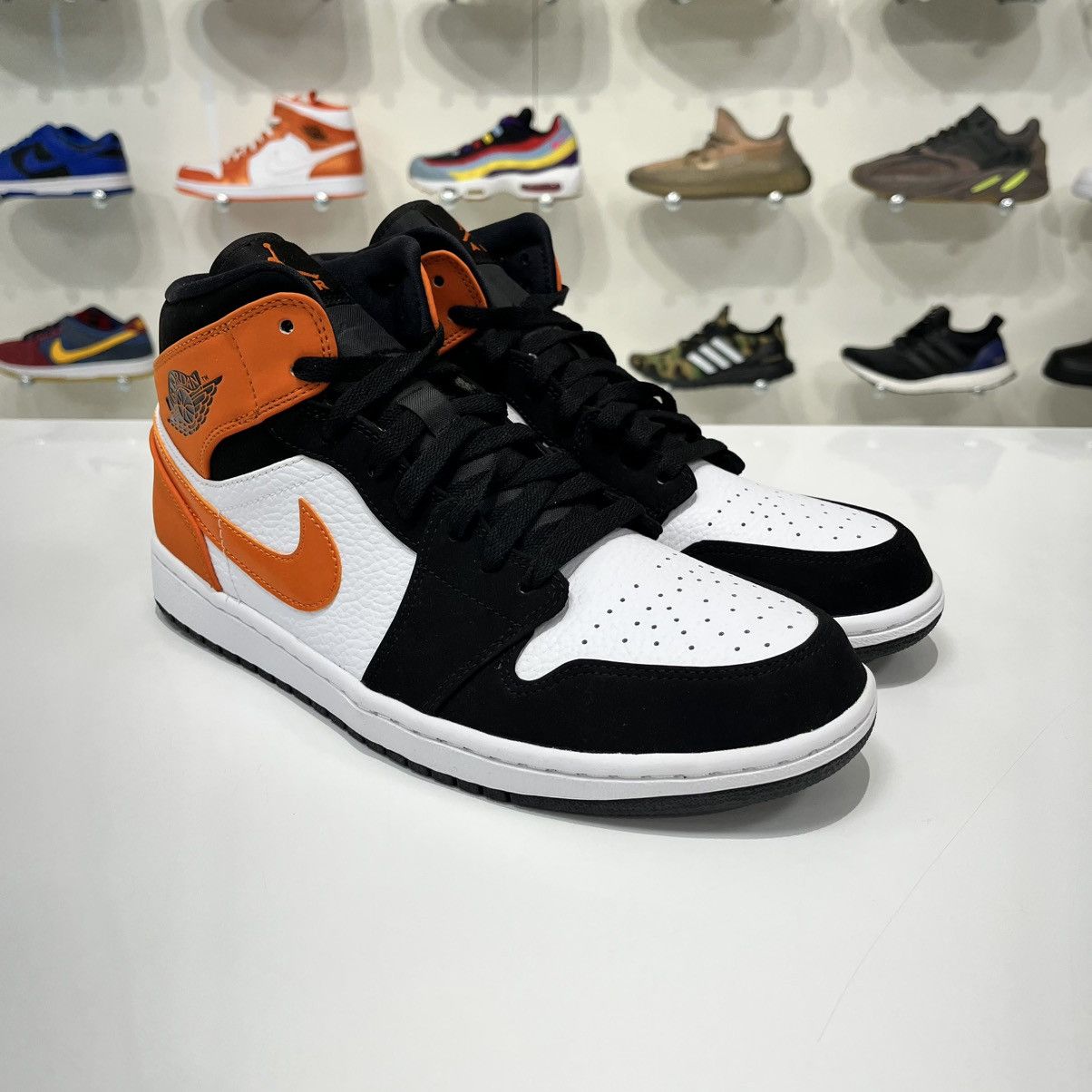 Nike Air Jordan 1 Mid Shattered Backboard Size US 10 / EU 43 - 7 Thumbnail