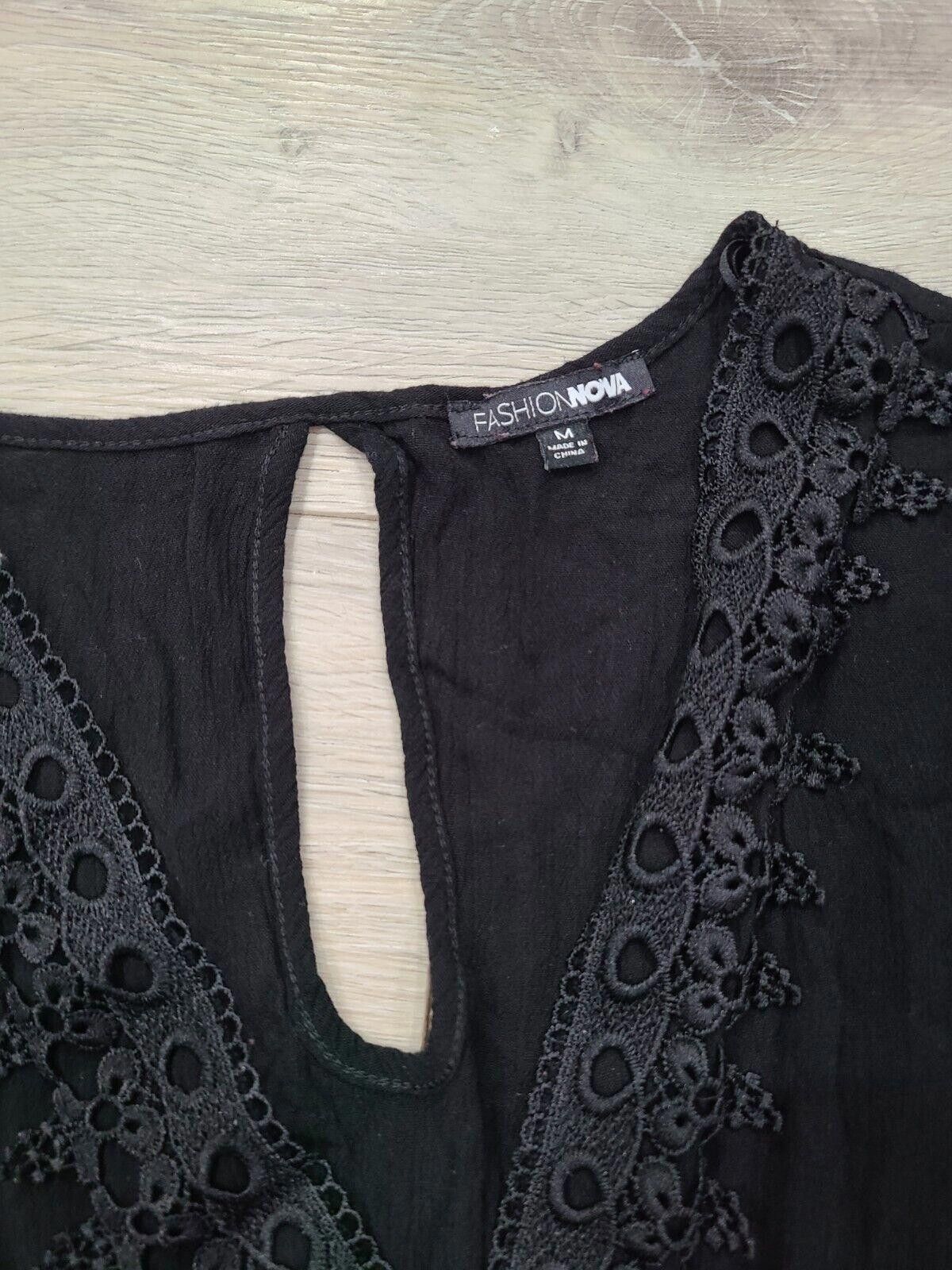 Fashion Nova Fashion Nova Romper Medium Black Lace Shorts V Neck Size 32" / US 10 / IT 46 - 3 Thumbnail