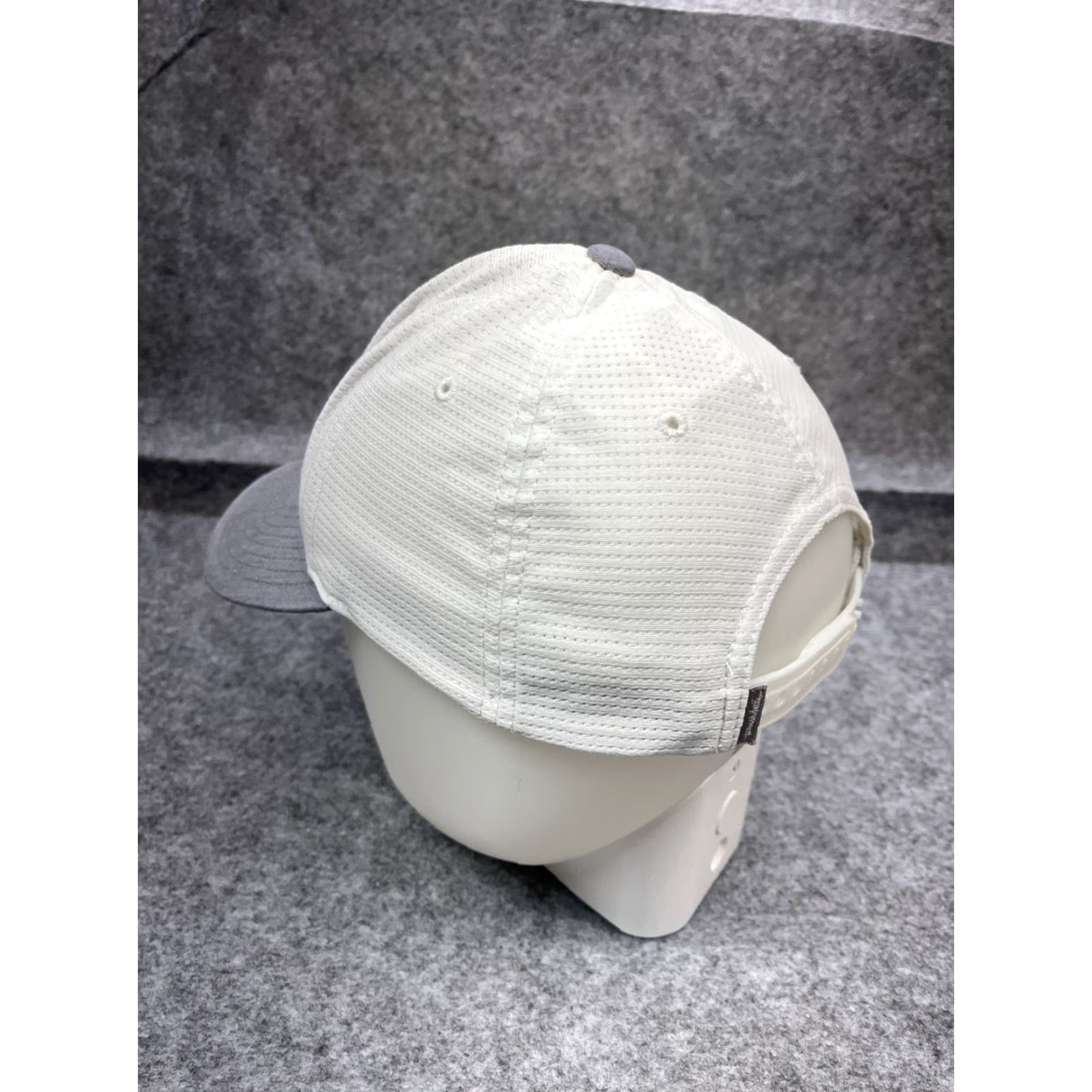 TravisMathew VINTAGE not applicable; but item is Travis Mathew Hat Cap Snap Back Adult One Size White Gray Polyester Cotton Blend Size ONE SIZE - 5 Thumbnail