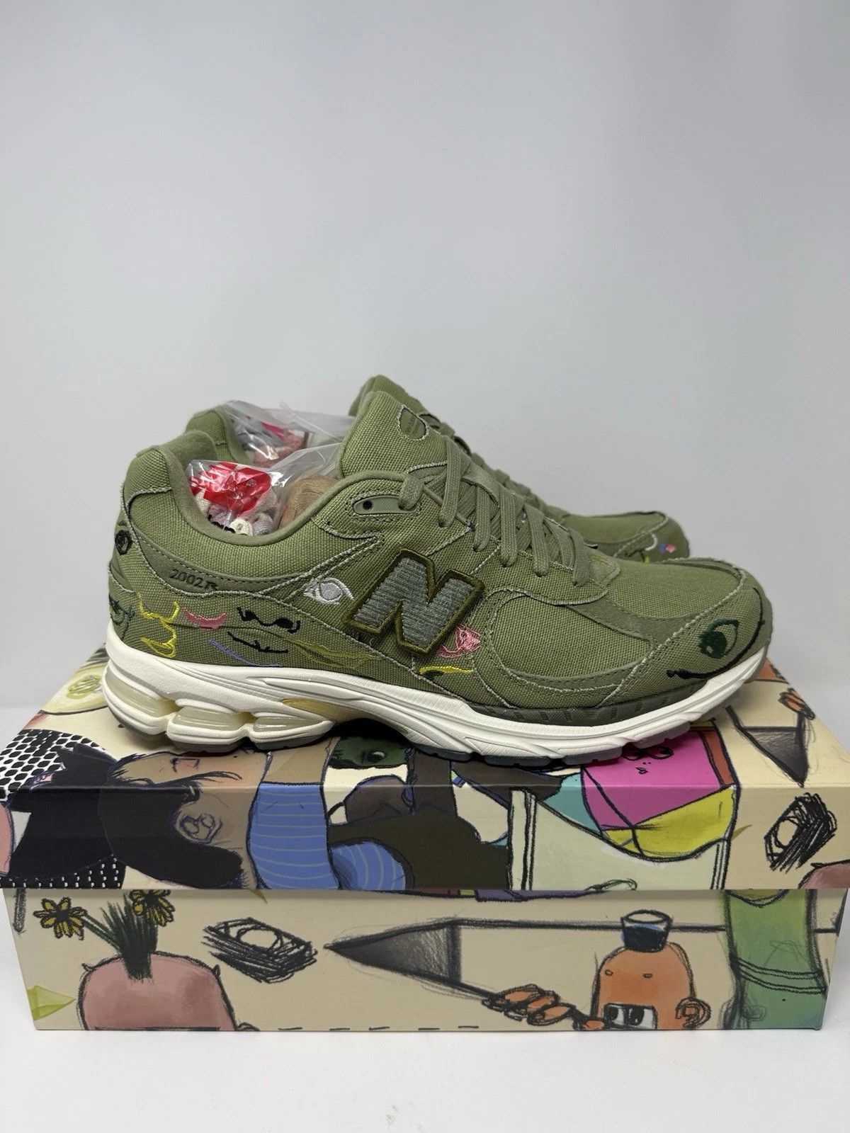 New Balance New Balance 2002R Bryant Giles What Now? M2002RAG Men's 11.5 Size US 11.5 / EU 44-45 - 3 Thumbnail