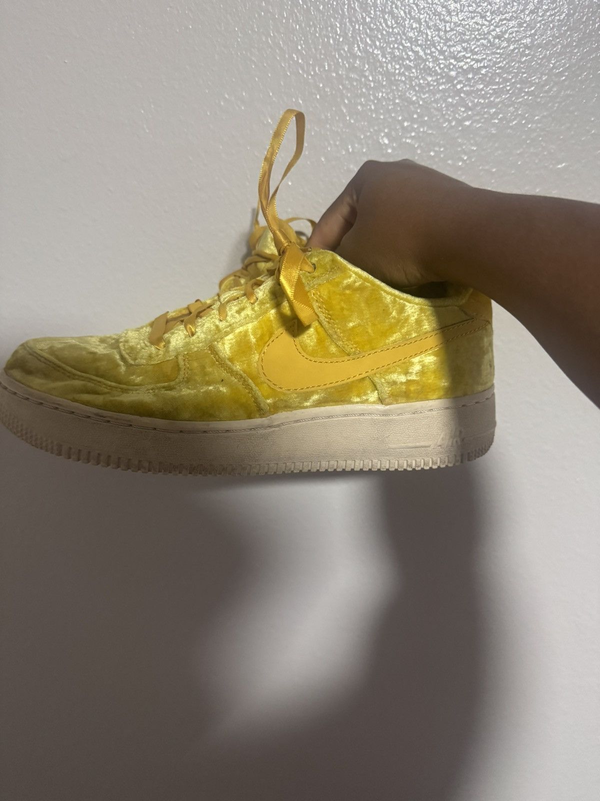 Nike Nike Yellow velvet Air Force 1 trainers Size US 8 / IT 38 - 4 Thumbnail