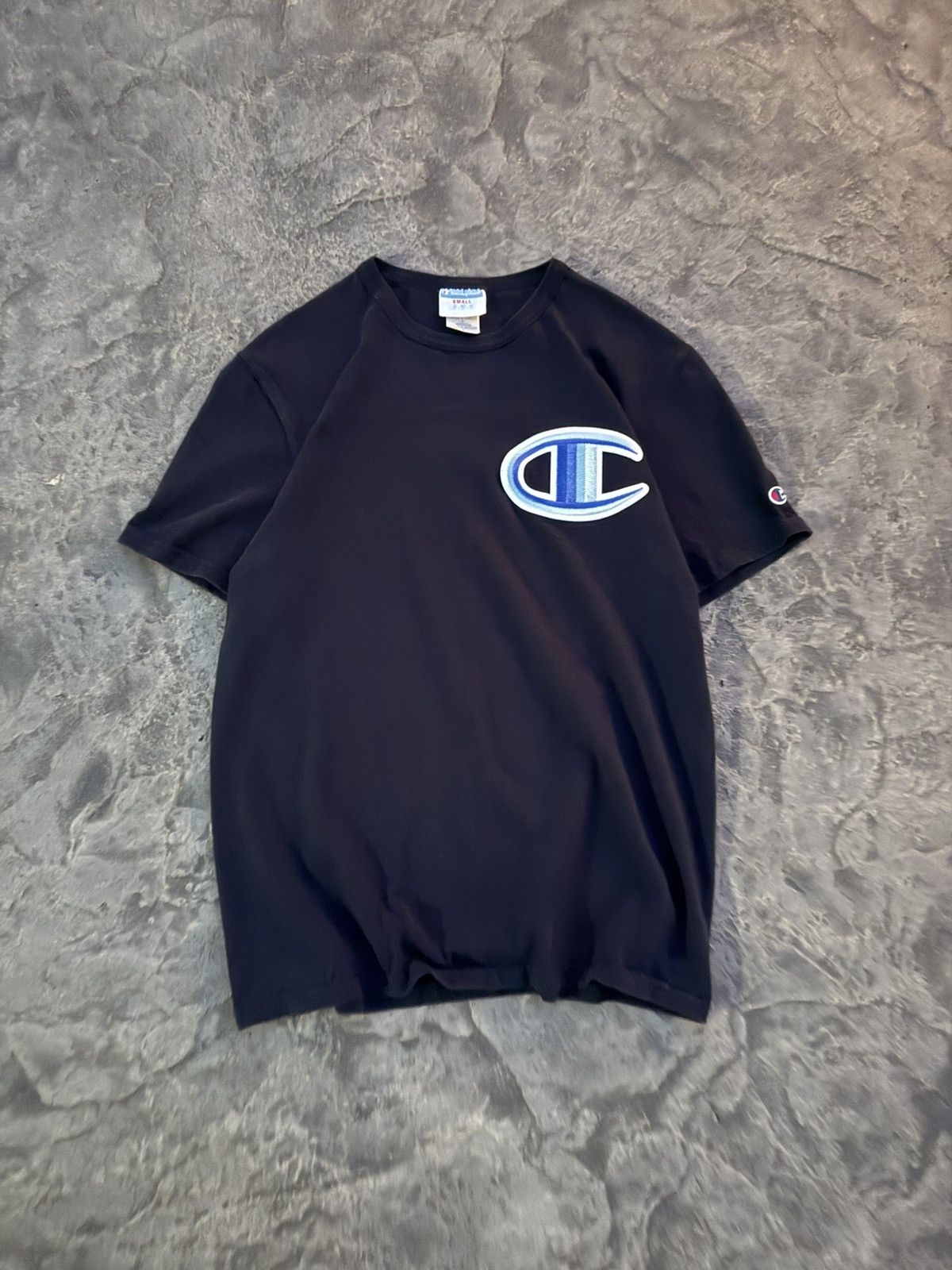 Champion Vintage/Y2K NavyBlueChampion embroidered logo cotton t-shirt Size US S / EU 44-46 / 1 - 1 Thumbnail