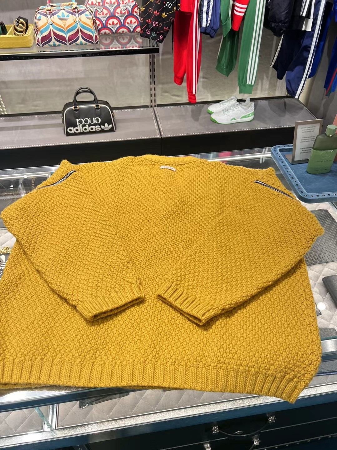 Gucci Gucci Detachable long-sleeved twisted braided V-neck pullov Size US M / EU 48-50 / 2 - 2 Thumbnail