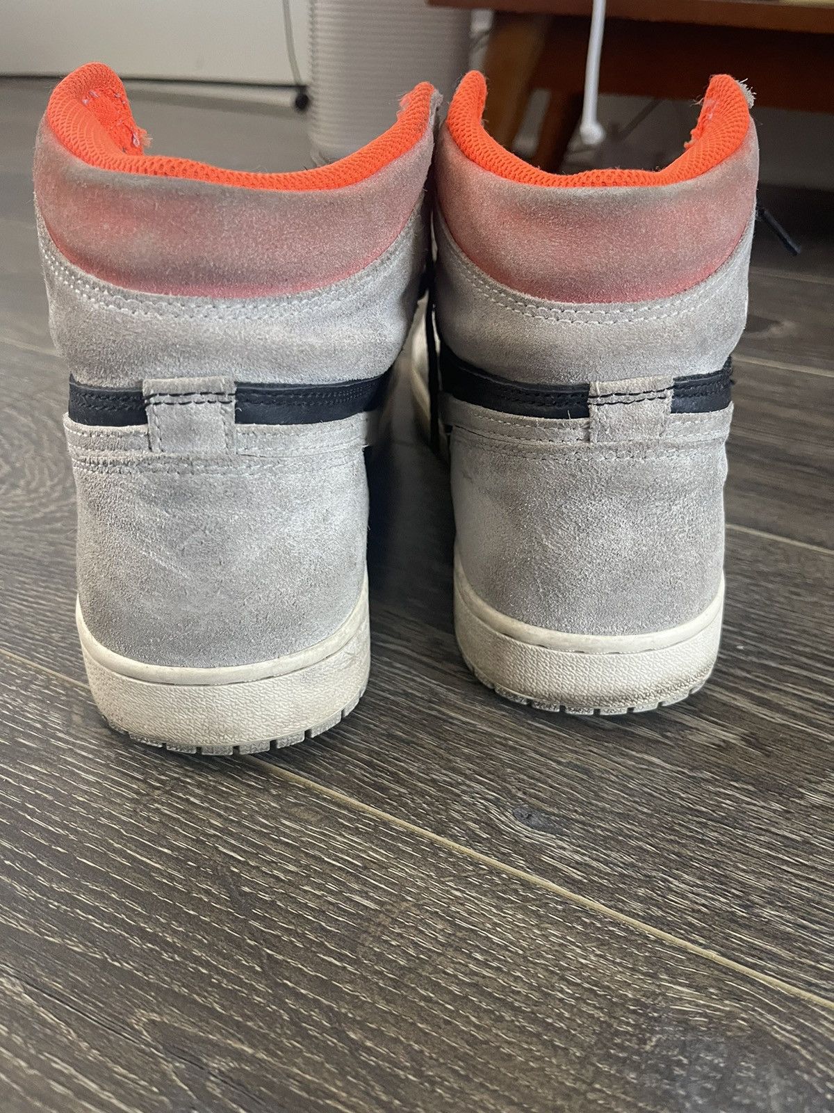 Nike 2019 Air Jordan 1 Retro High OG 'Neutral Grey' Size US 10.5 / EU 43-44 - 5 Thumbnail