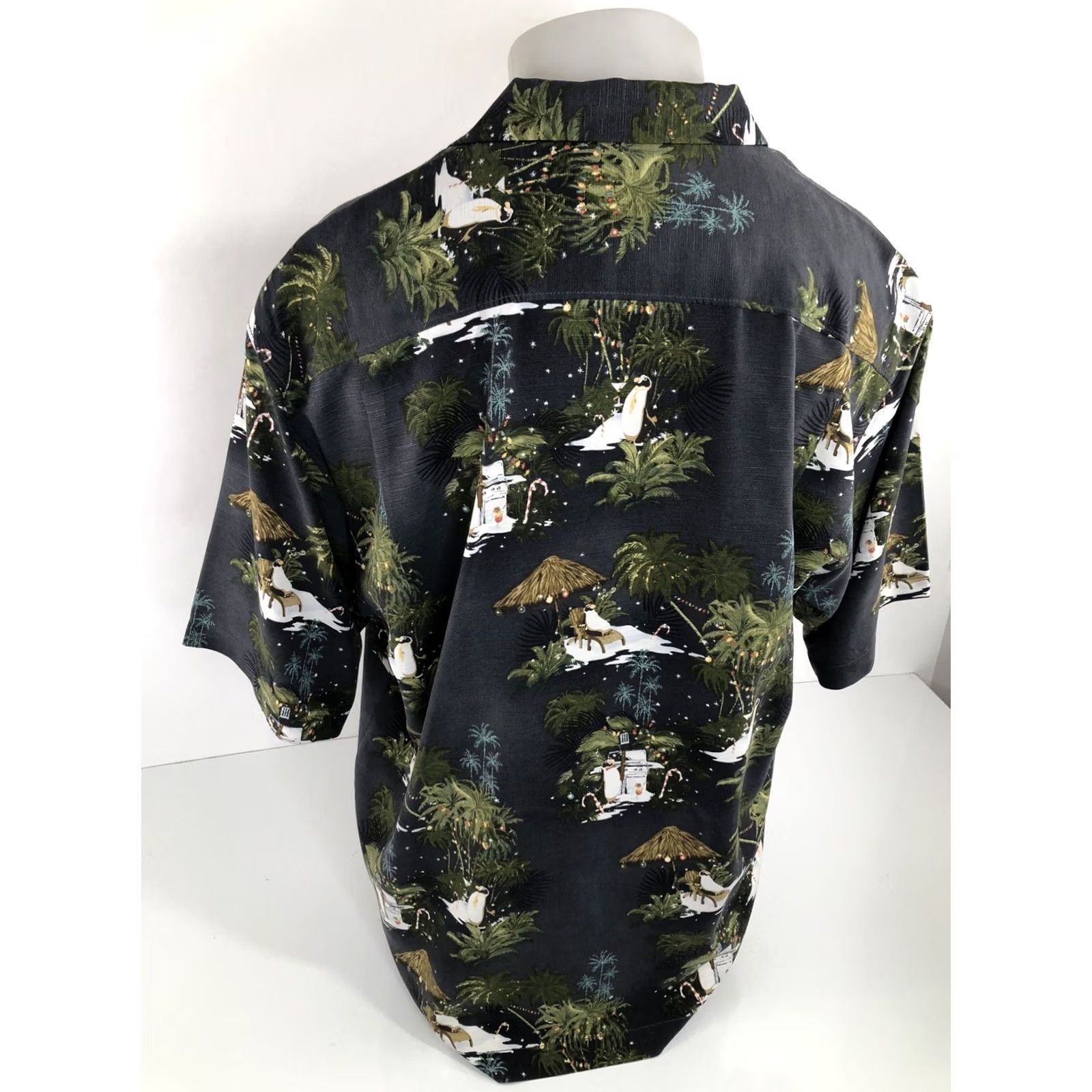Tommy Bahama TOMMY BAHAMA Holiday Penguin Party Festive Christmas Shirt L Dark Gray Silk Button-Up Mens Large XS? Size US L / EU 52-54 / 3 - 6 Thumbnail