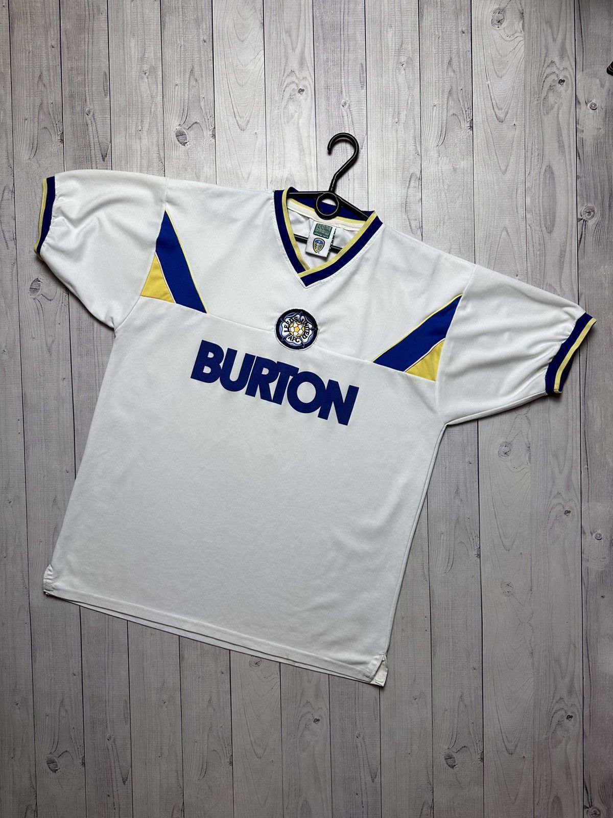 Vintage Vintage Leeds United soccer jersey retro logo size XL Size US XL / EU 56 / 4 - 1 Thumbnail