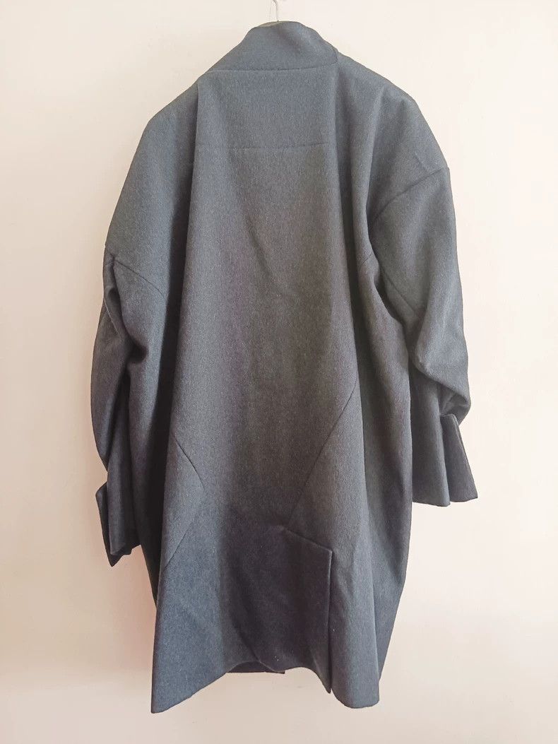 Vivienne Westwood Vivienne Westwood A wool coat for a woman with asymmetrica Size M / US 6-8 / IT 42-44 - 8 Thumbnail