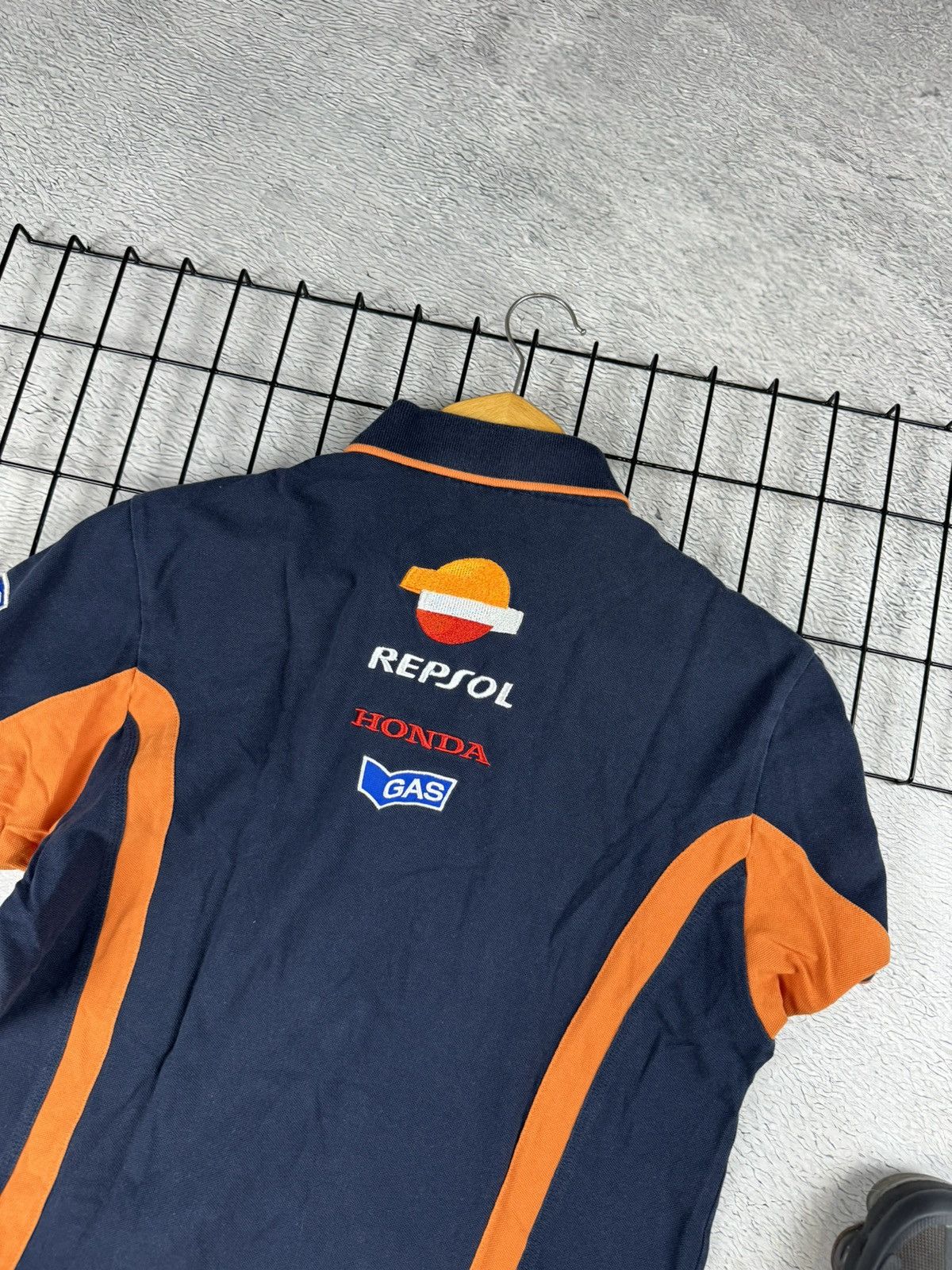 Formula 1 × Honda × Vintage Honda Gas Repsol Racing Team Polos Formula Uno F-1 M sz Size US M / EU 48-50 / 2 - 8 Thumbnail