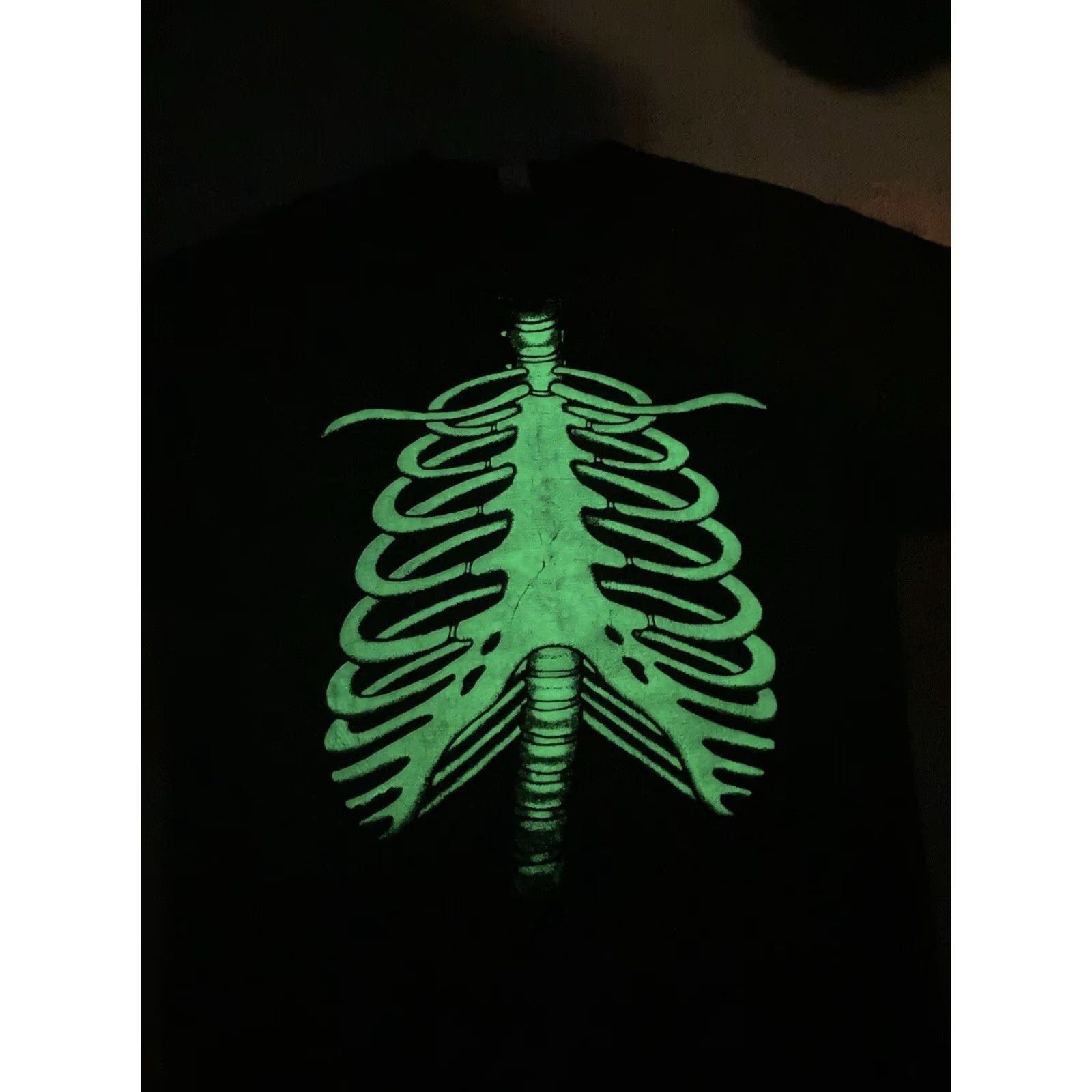Vintage VINTAGE 90s T SHIRT Skeleton Glow in the Dark Halloween XL Black Mens Single Stitch Shirt Size US XL / EU 56 / 4 - 4 Thumbnail