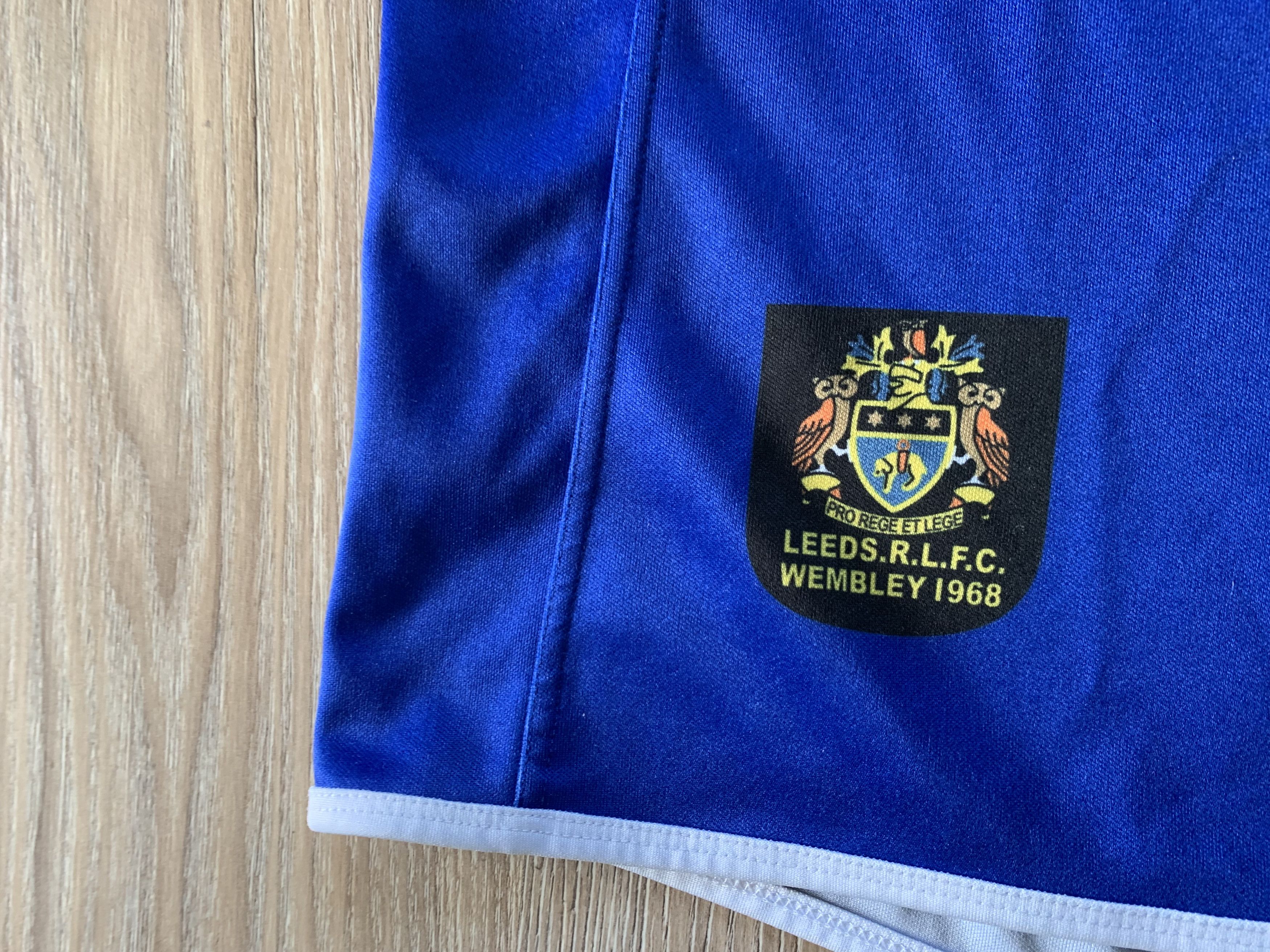 Vintage ISC Berrys Leeds Rhinos Vintage Rugby Jersey 2016 Size US M / EU 48-50 / 2 - 5 Thumbnail