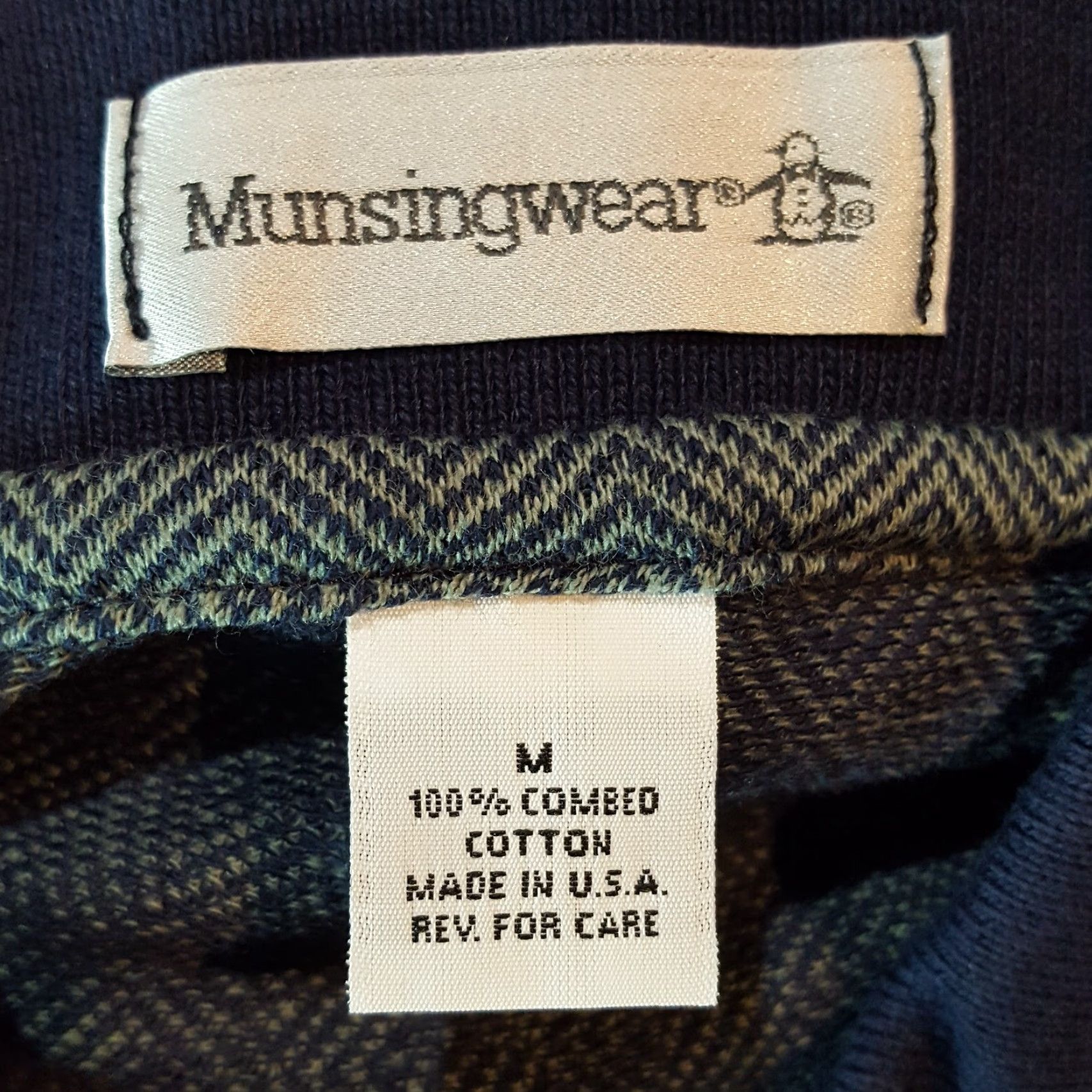 Vintage VINTAGE Munsingwear Gray Geometric Collared Short Sleeve Men's Medium Golf Polo Shirt USA Made Size US M / EU 48-50 / 2 - 7 Thumbnail