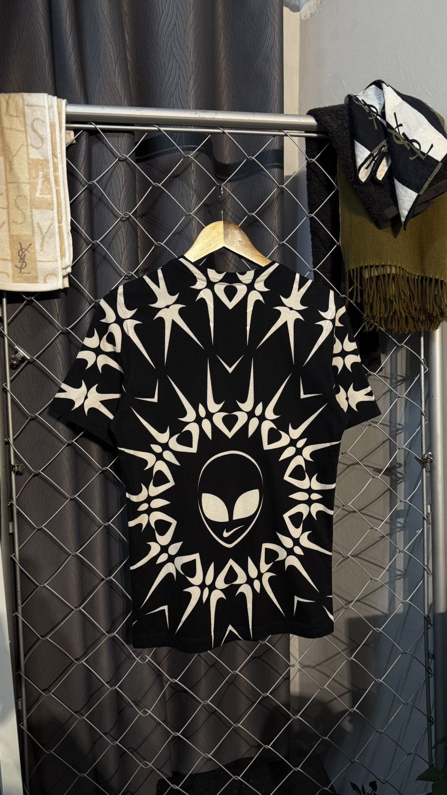 Nike NIKE ALIEN OVP T-SHIRT SMALL BLACK Size US S / EU 44-46 / 1 - 3 Thumbnail