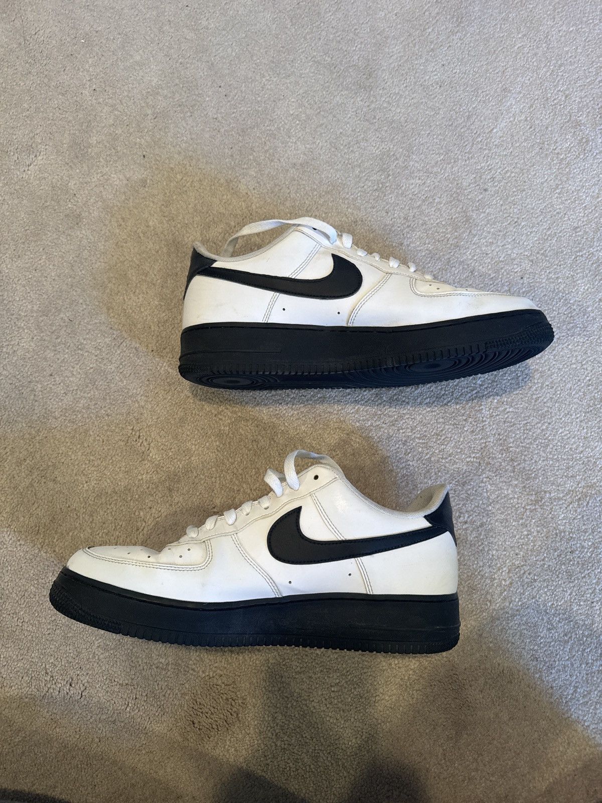 Nike Nike Air Force One White Black Size US 12 / EU 45 - 2 Thumbnail