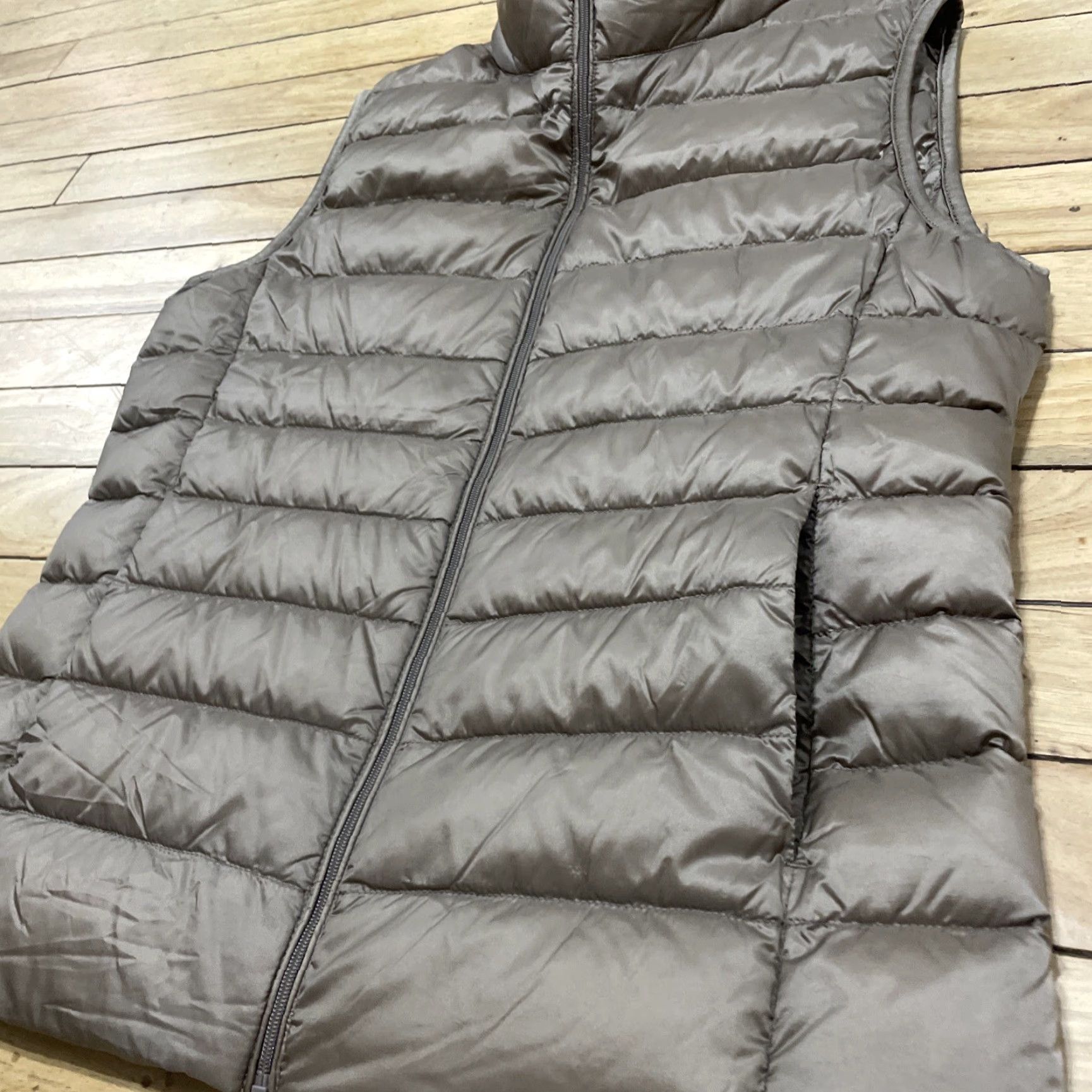 Uniqlo VINTAGE Uniqlo Down Puffer Vest Women S Quilted UL Light Compact Packable Money Size S / US 4 / IT 40 - 4 Thumbnail