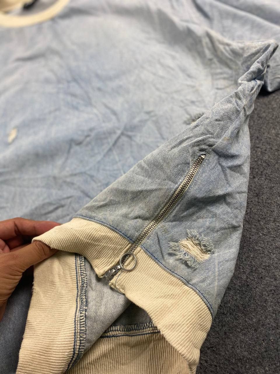 Zara zara denim sweatshirt distressed design Size US XL / EU 56 / 4 - 7 Thumbnail