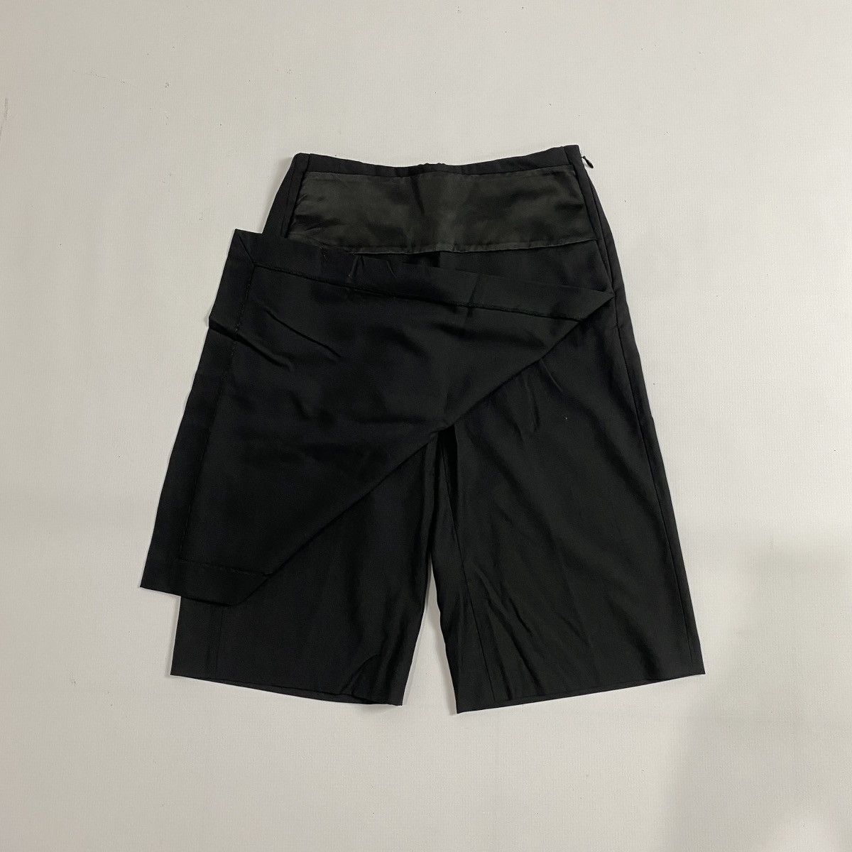 Givenchy Vintage Givenchy Skort Wool Size 26" / US 2 / IT 38 - 2 Thumbnail