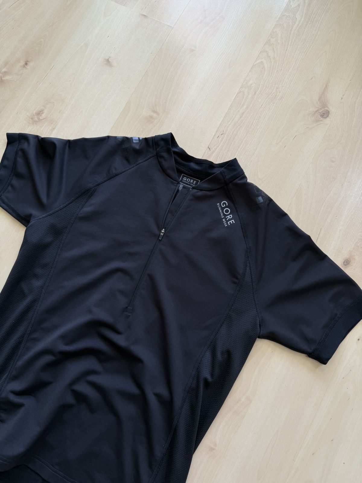 Other Gore running wear half zip jersey tshirt Size US L / EU 52-54 / 3 - 3 Thumbnail