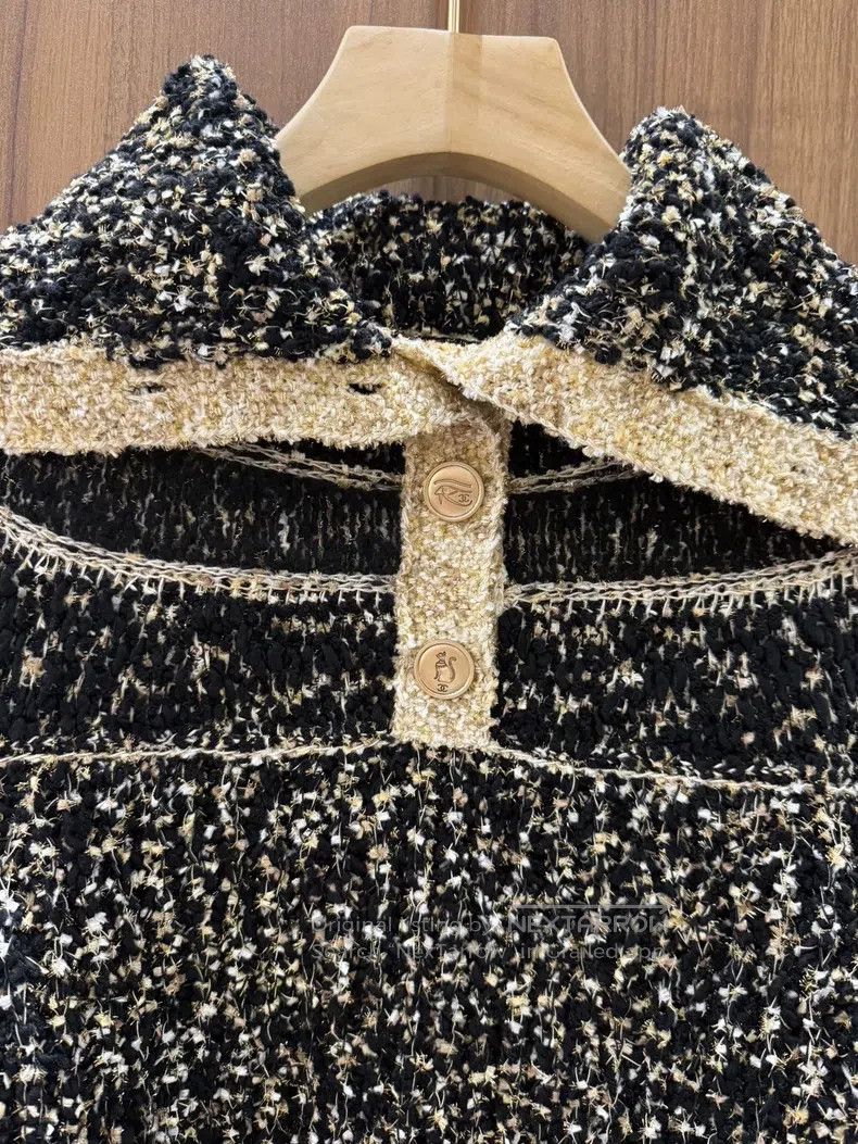 Chanel Chanel Black and white colour-blocked wool sweater Size XXS / US 00 / IT 34 - 3 Thumbnail