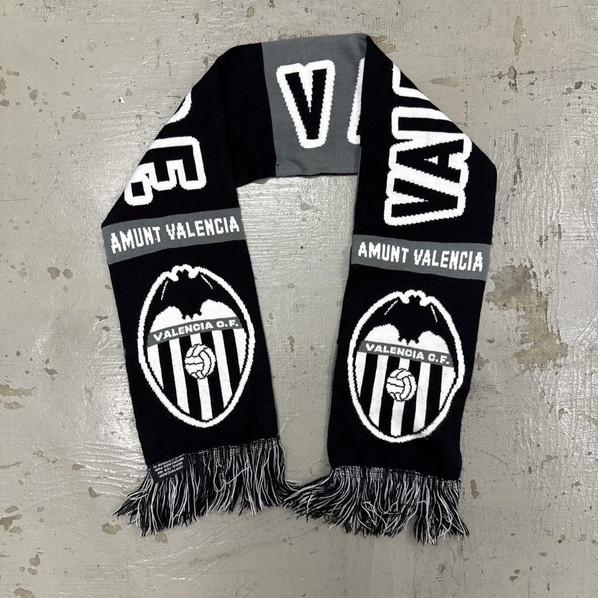 Vintage Vintage Amunt Valencia CF Fanwear Football Soccer Scarf Size ONE SIZE - 1 Thumbnail