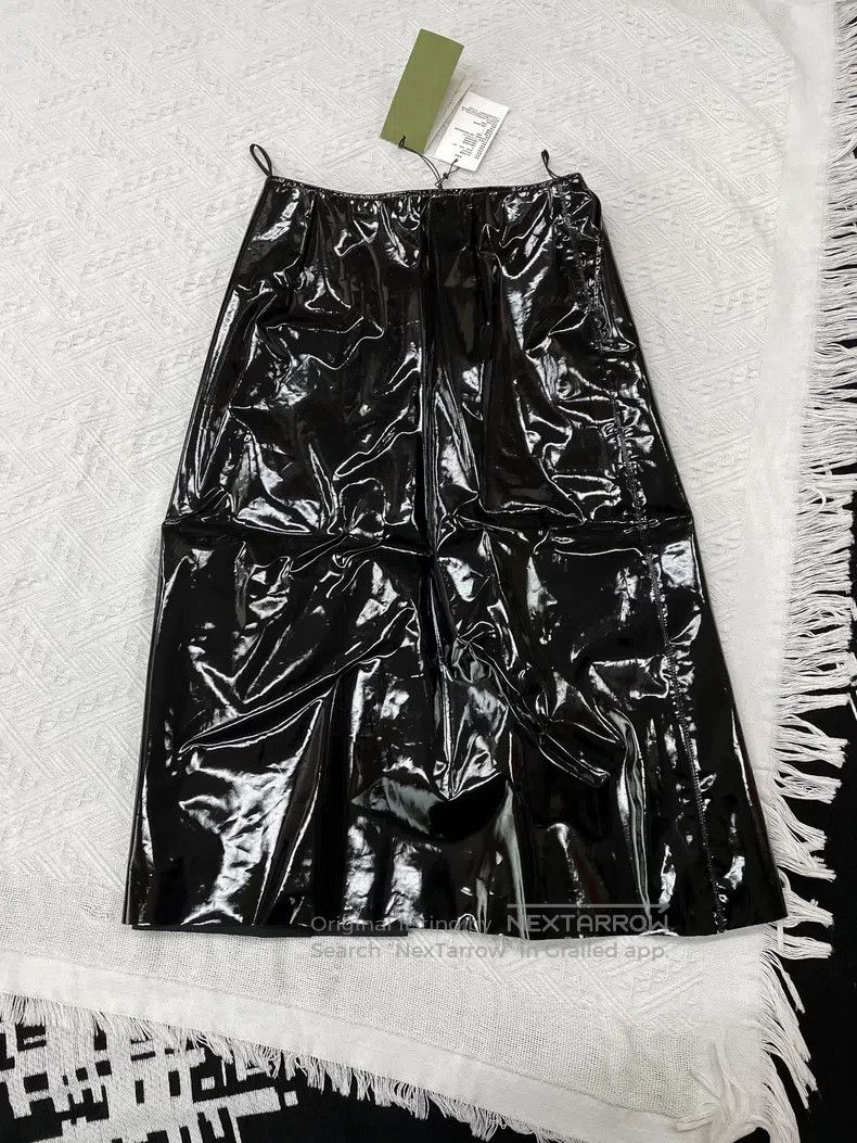 Gucci Gucci Black patent leather skirt Size 26" / US 2 / IT 38 - 3 Thumbnail