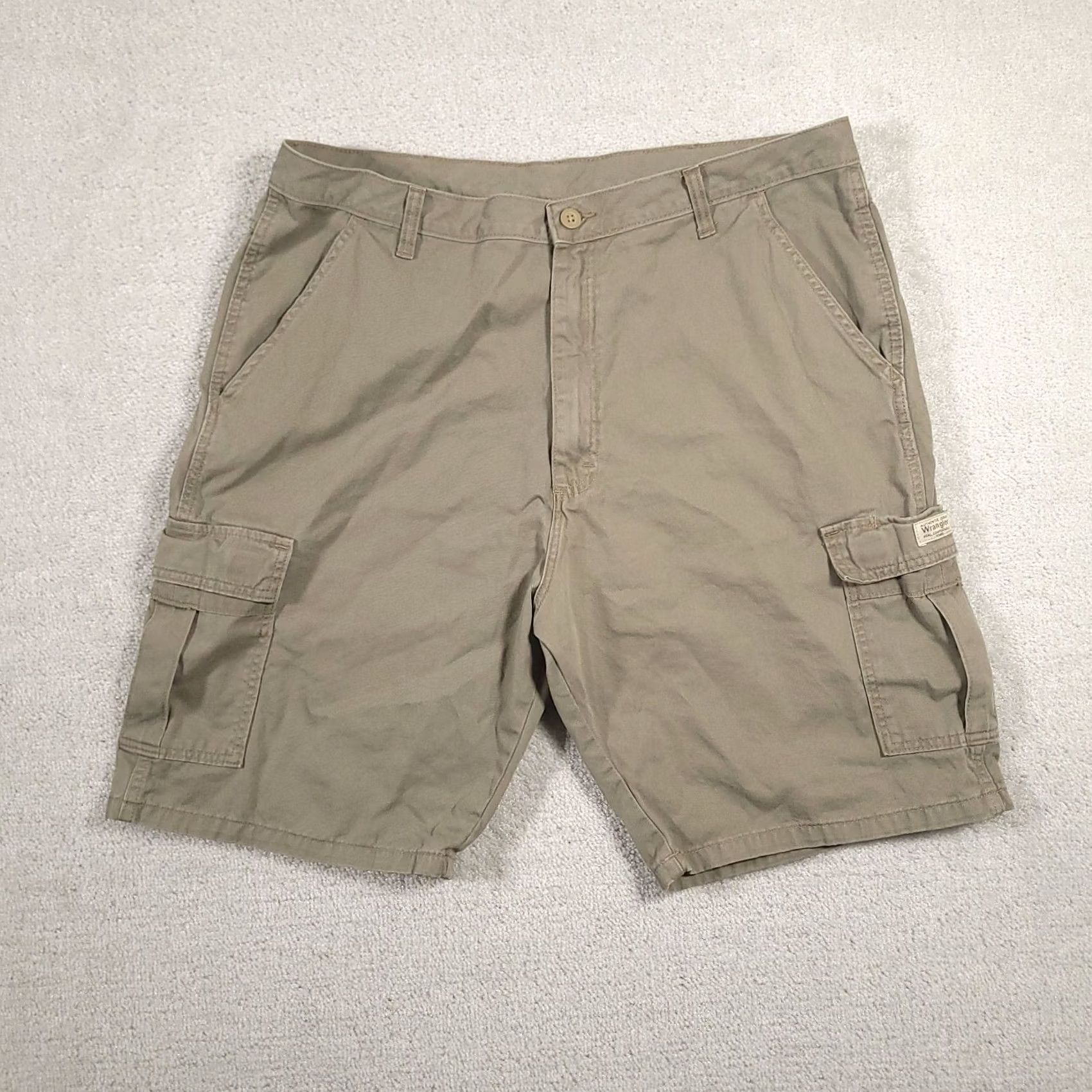 Wrangler Wrangler Cargo Shorts Size 38 Olive Green Flat Front Casual Outdoors High Rise Mens Volumized Pockets Chino 10in Inseam Regular Rise Size US 38 / EU 54 - 2 Thumbnail