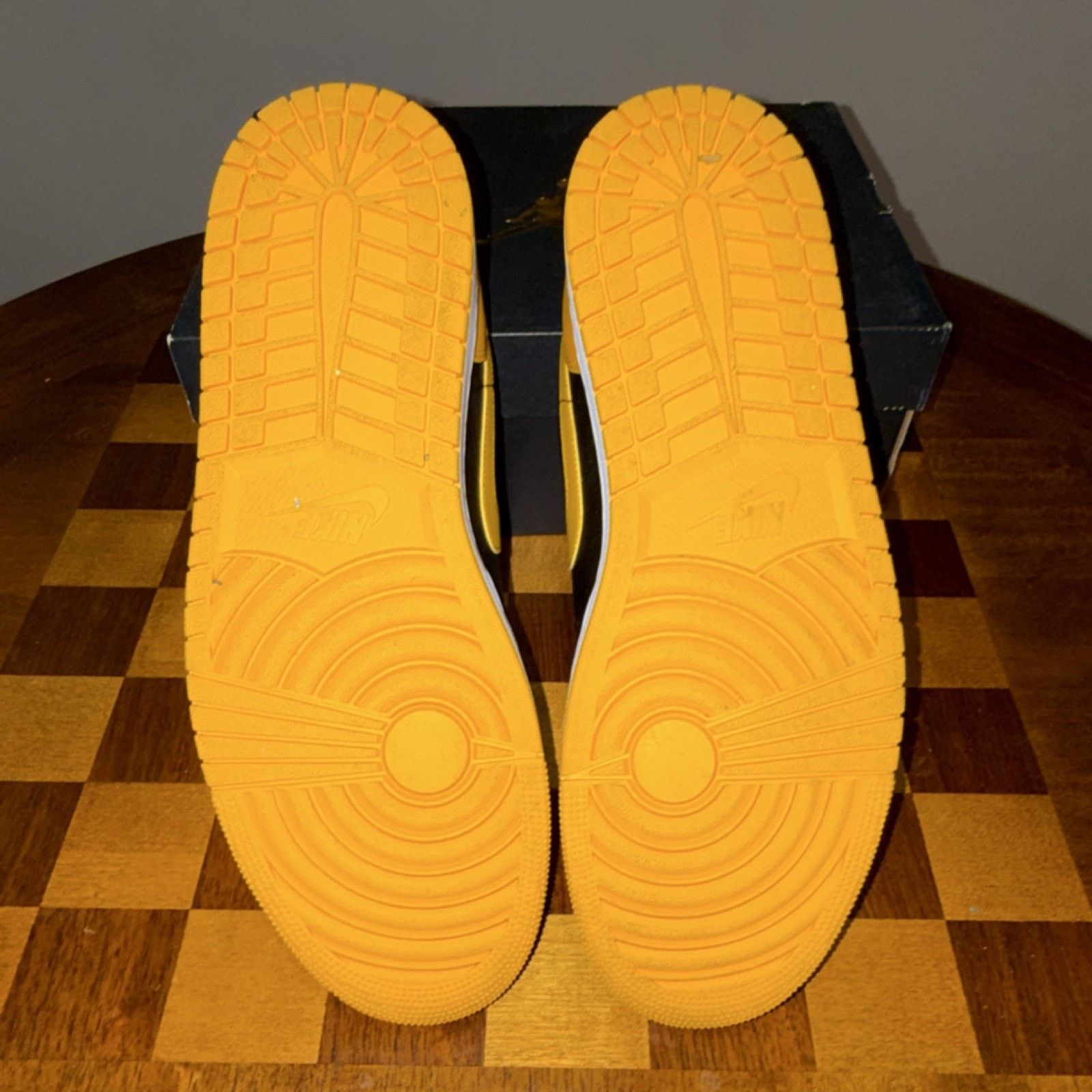 Nike Jordan Air Jordan 1 Low Black Yellow Ochre White Leather 13M Size US 13 / EU 46 - 5 Thumbnail