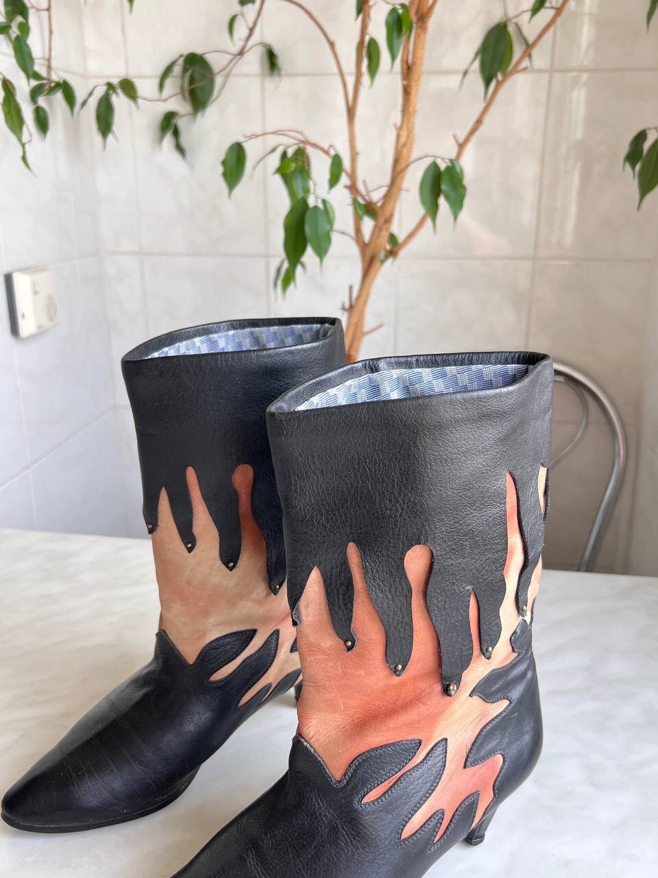 Genuine Leather × Vintage Vintage Black Flame Fire Leather High Woman's Boots Heels Size US 7 / IT 37 - 5 Thumbnail