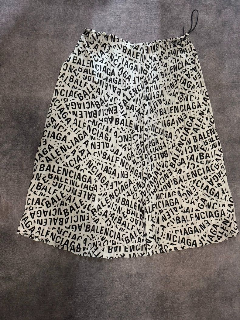 Balenciaga Balenciaga Full Logo pleated skirt Size 33" - 2 Thumbnail