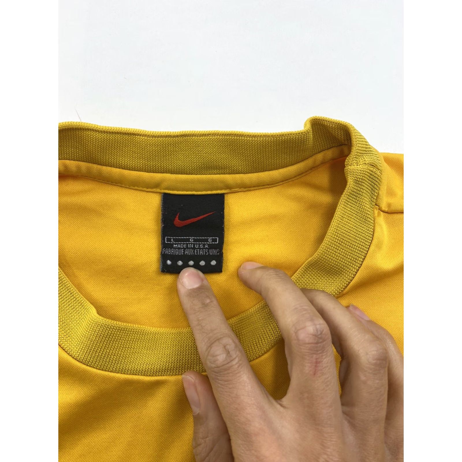 Nike VINTAGE Nike Athletic Shirt Mens Large Yellow Made In USA Size US L / EU 52-54 / 3 - 3 Thumbnail